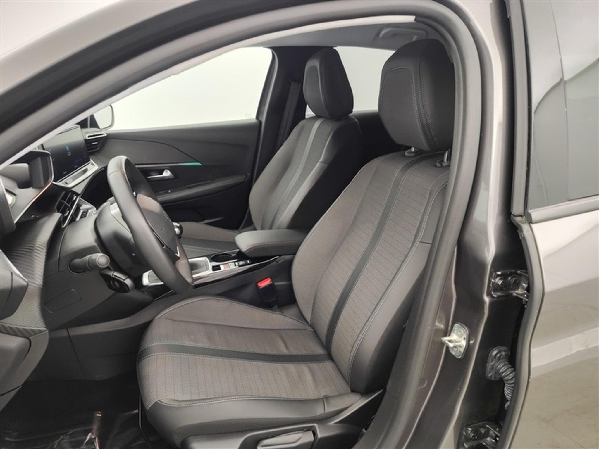 Peugeot 208 1.2i PureTech Allure Pack CLIM/CAM/PDC (2022) - Photo 7