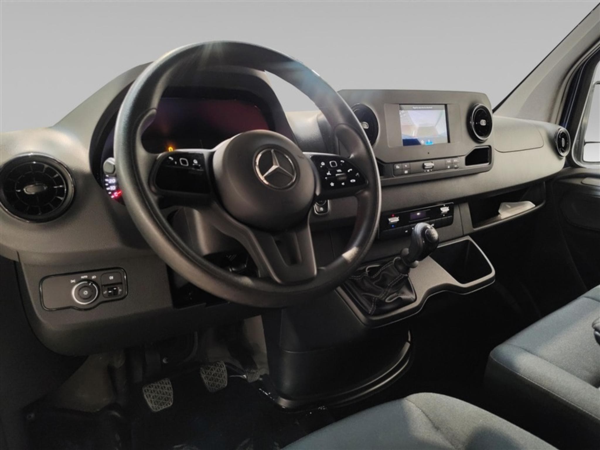 Mercedes Sprinter 311 CDI L2H2 FWD Functional (2022) - Photo 8