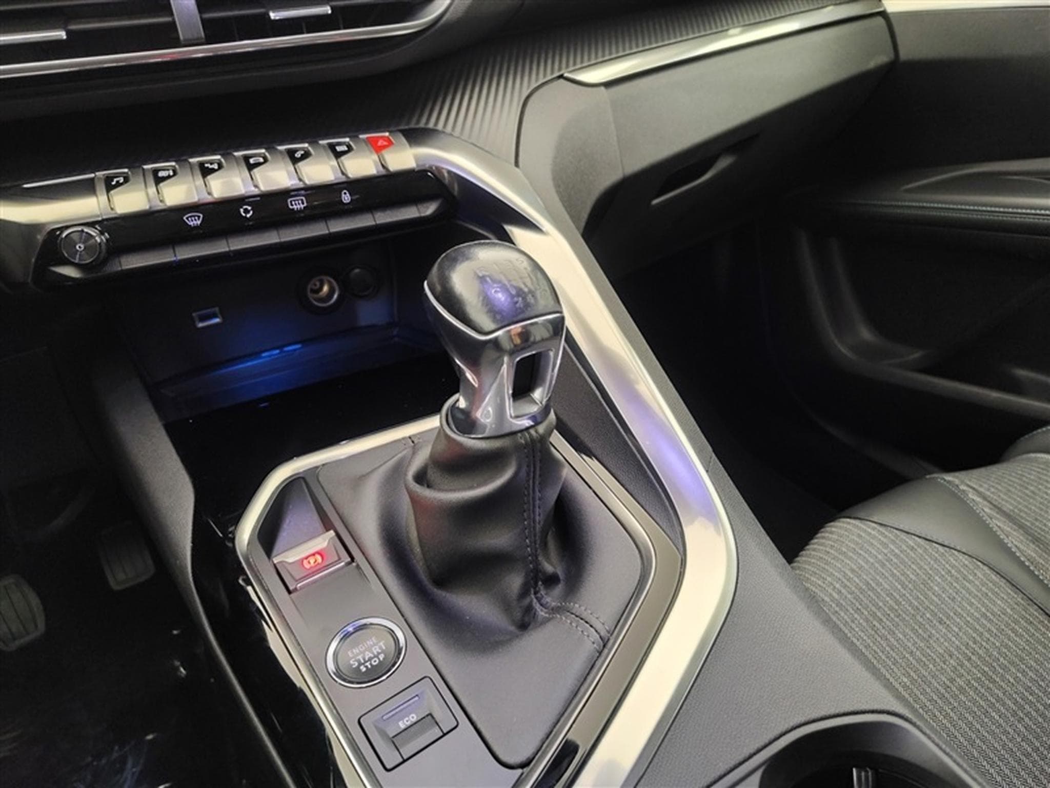 Peugeot 5008 1.5 BlueHDi Allure *CARPLAY/CAMERA/7PLACES* (2021) - Photo 13