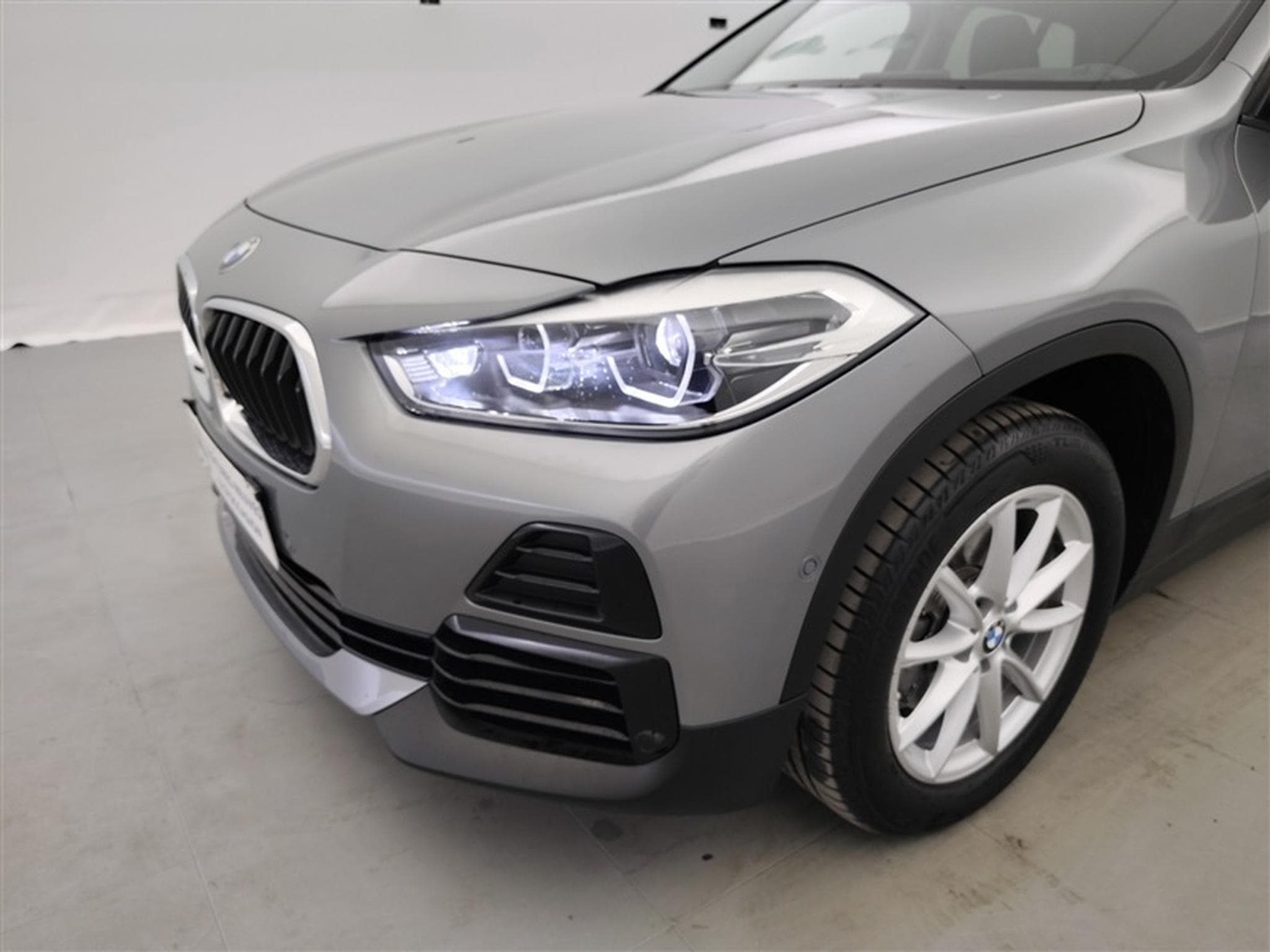 BMW X2 1.5i sDrive18 Business NAVI/FULL LED/TO PANO/JA17/PDC/CAMERA (2022) - Photo 15