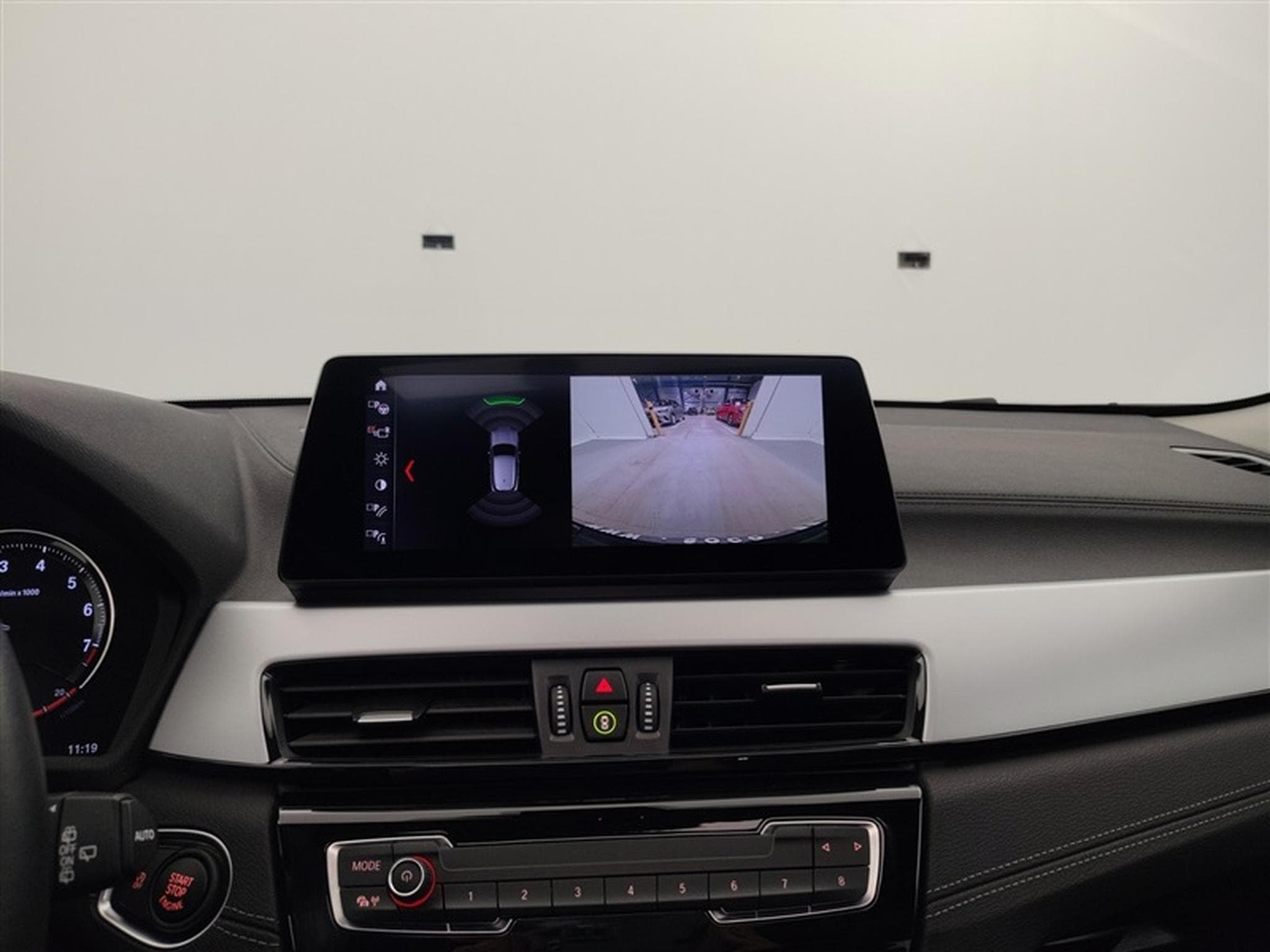 BMW X2 1.5i sDrive18 Business NAVI/FULL LED/TO PANO/JA17/PDC/CAMERA (2022) - Photo 18