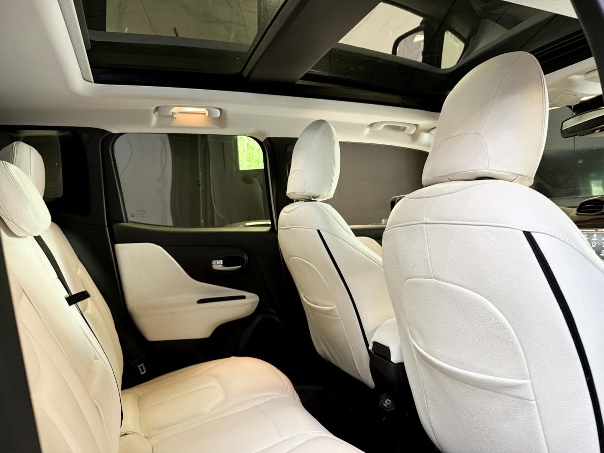 Jeep Renegade Trailhawk Plug-In-Hybrid 4xe (2023) - Photo 13