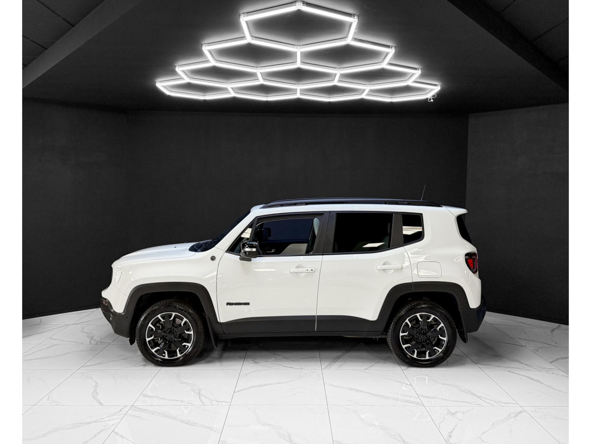 Jeep Renegade Trailhawk Plug-In-Hybrid 4xe (2023) - Photo 2