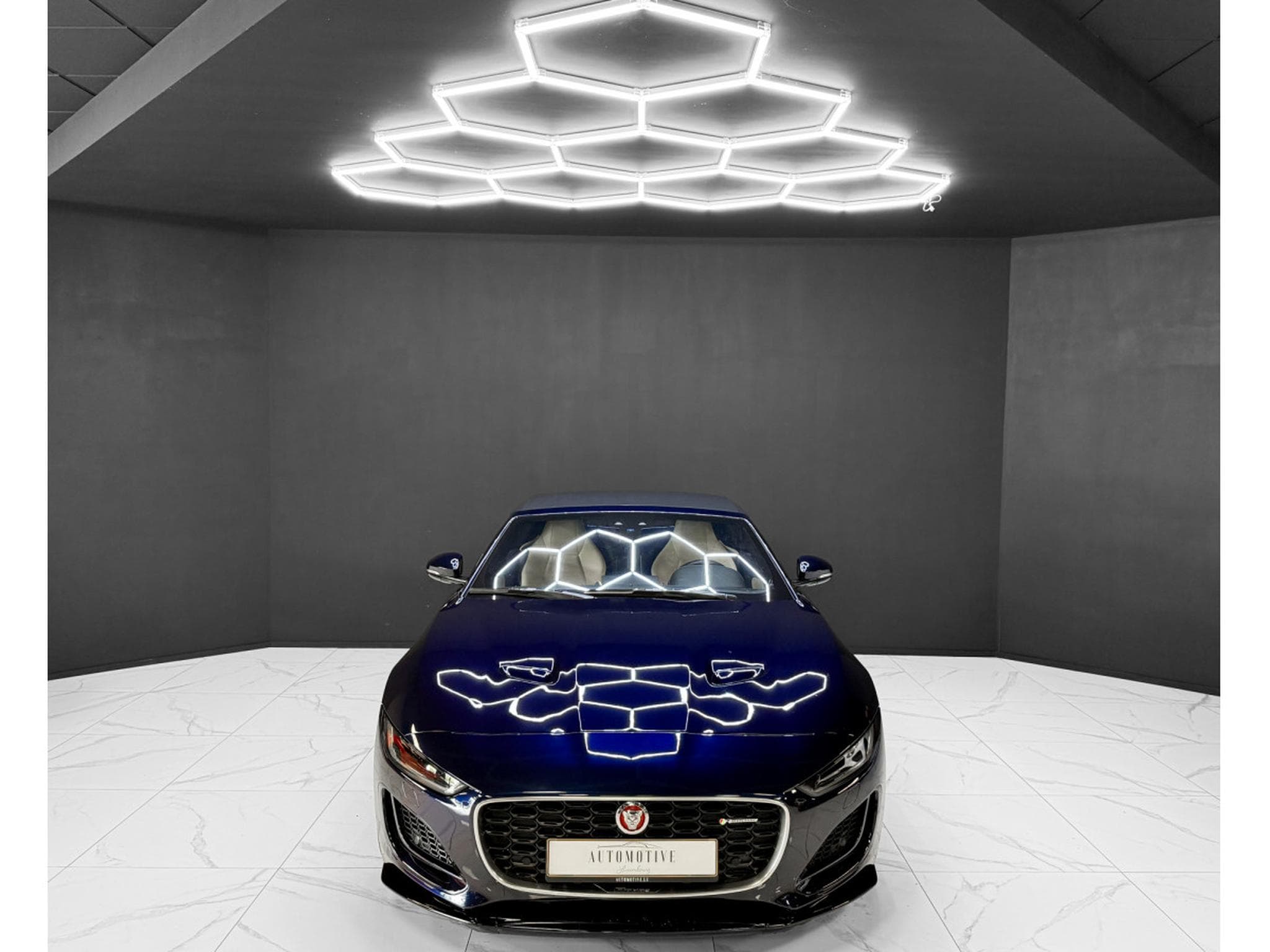 Jaguar F-Type P300 Cabriolet R-Dynamic / Meridian / LED / 1.Hand (2021) - Photo 8