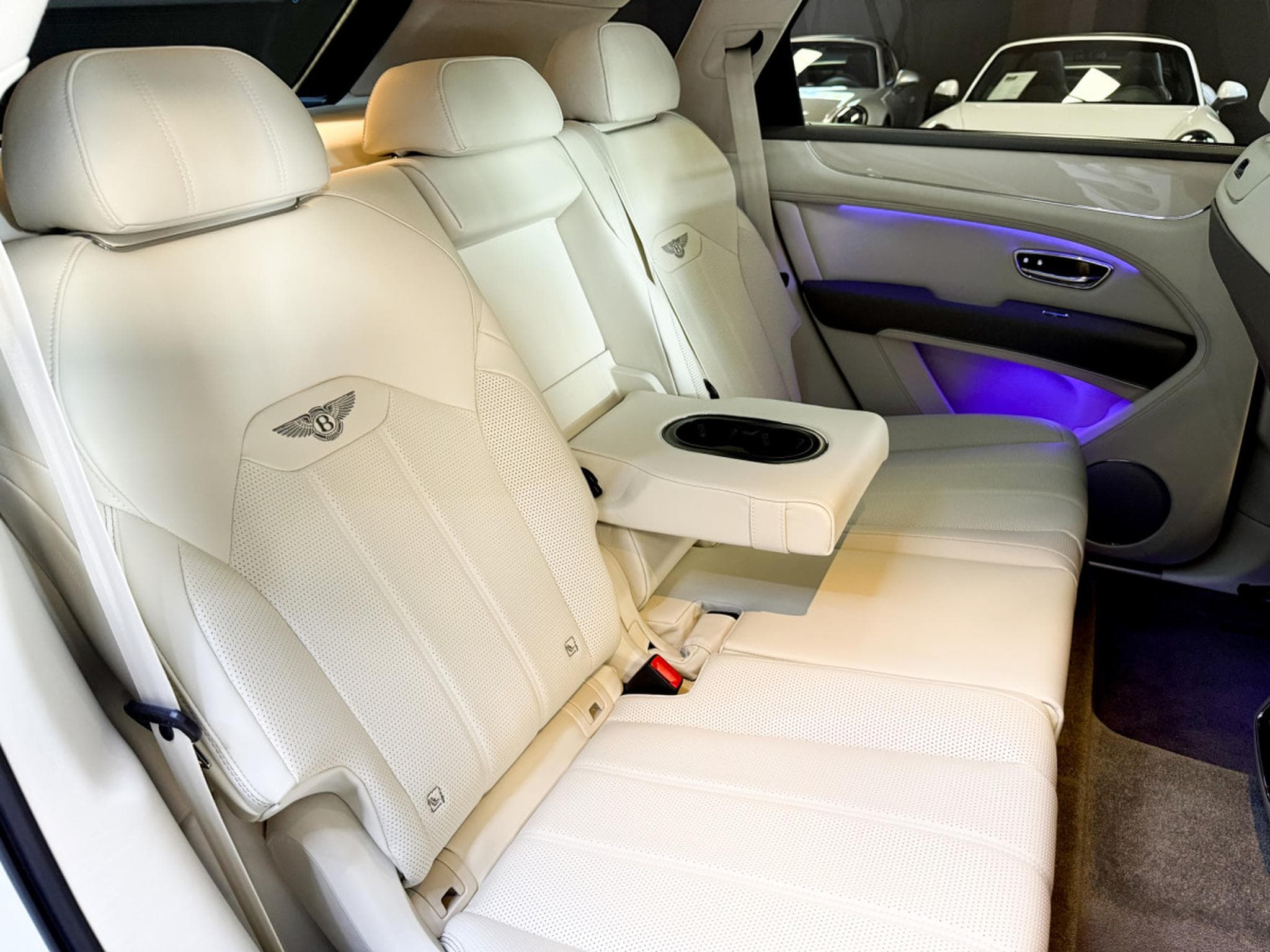 Bentley Bentayga 4.0 V8 S CARBON (2023) - Photo 15