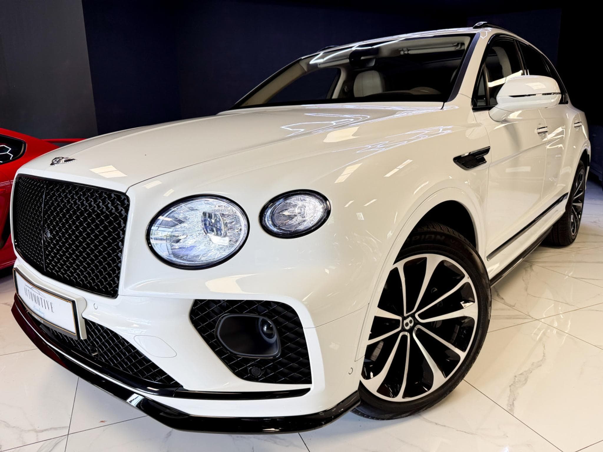 Bentley Bentayga 4.0 V8 S CARBON (2023) - Photo 17