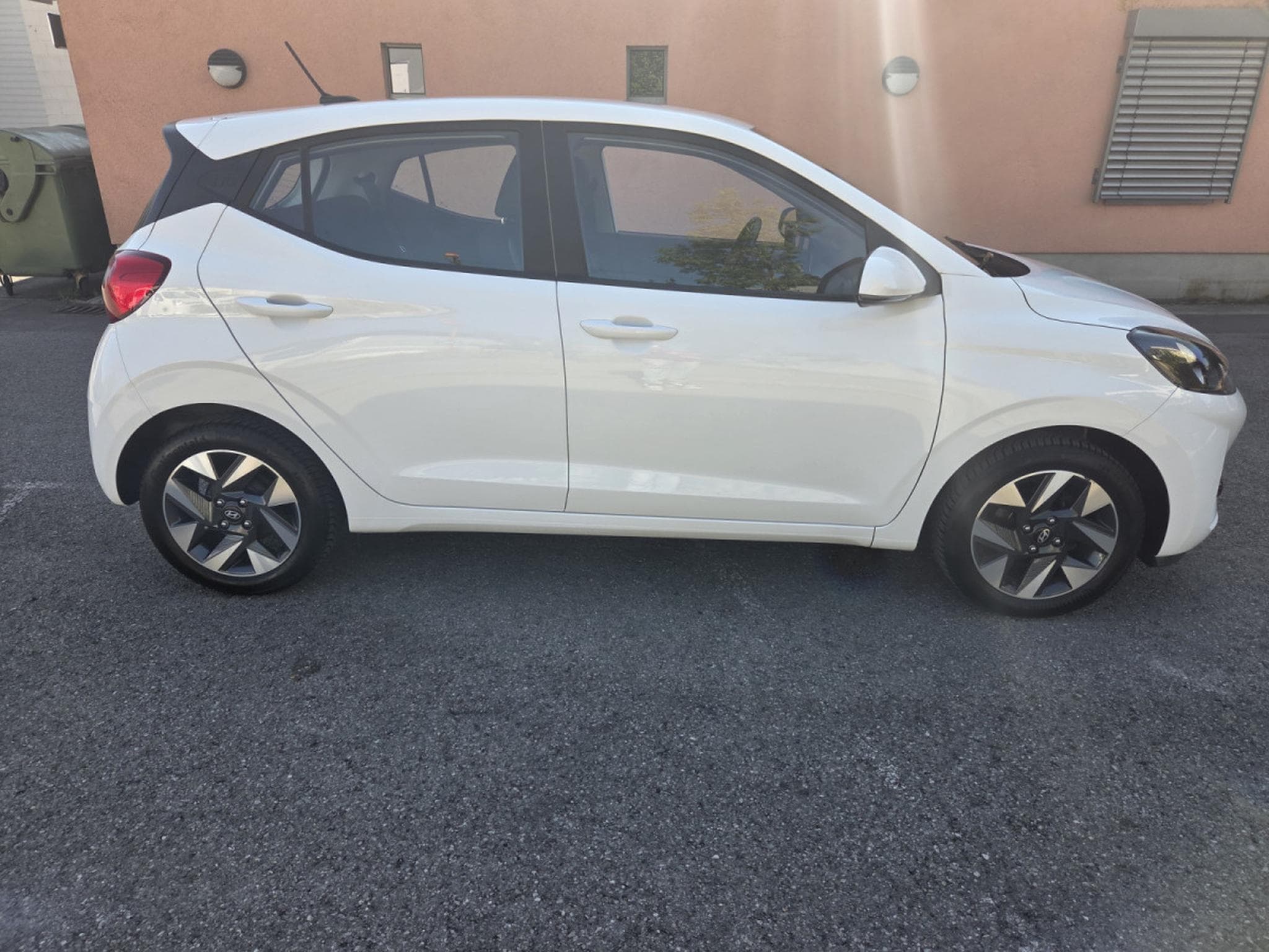 Hyundai i10 1.0 GDI 68 CV Boite Automatique (Garantie 12 mois) (2023) - Photo 8