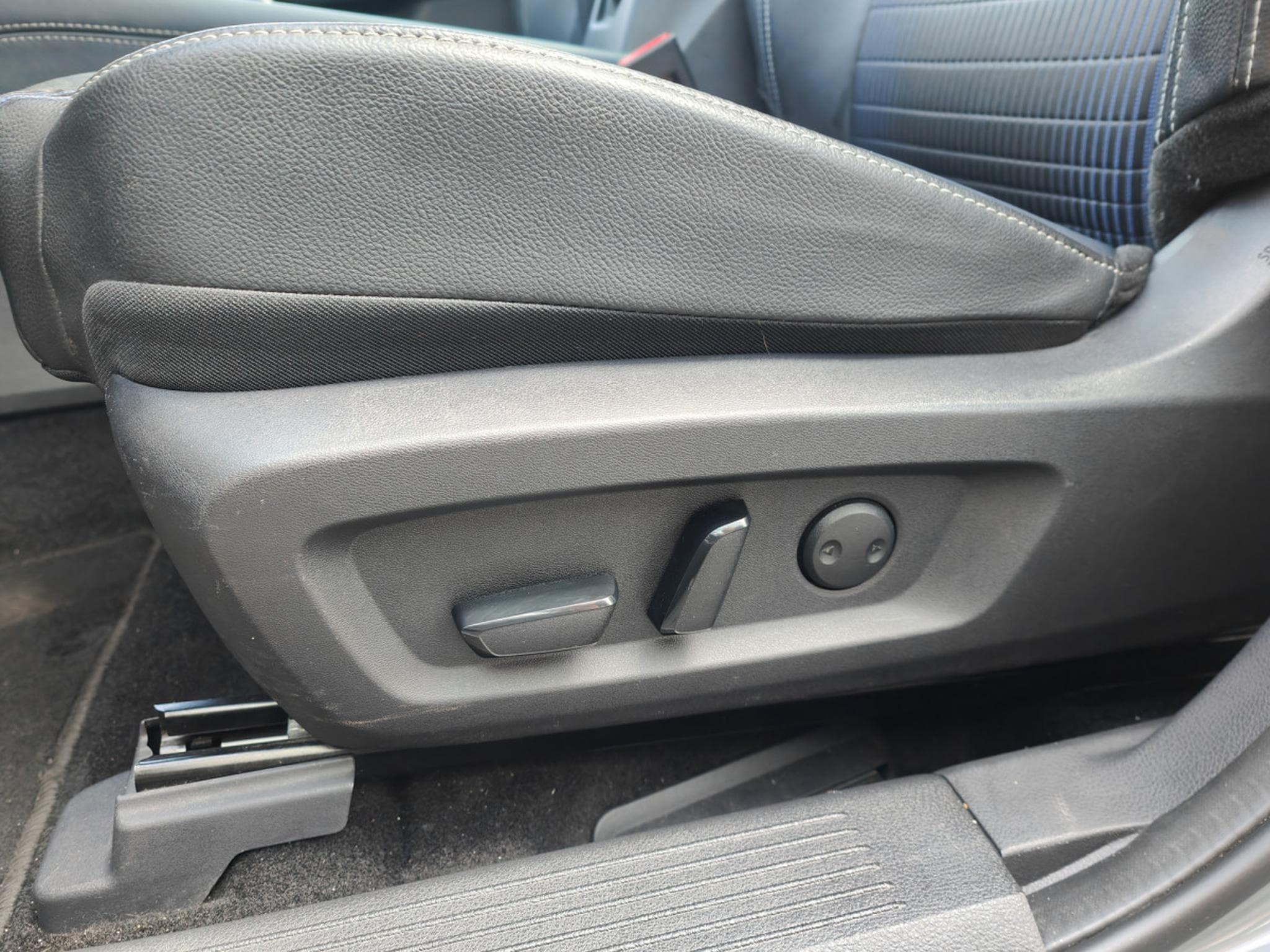 Nissan Qashqai E-POWER TEKNA TOIT PANO CAMERA 360 GPS (2024) - Photo 13