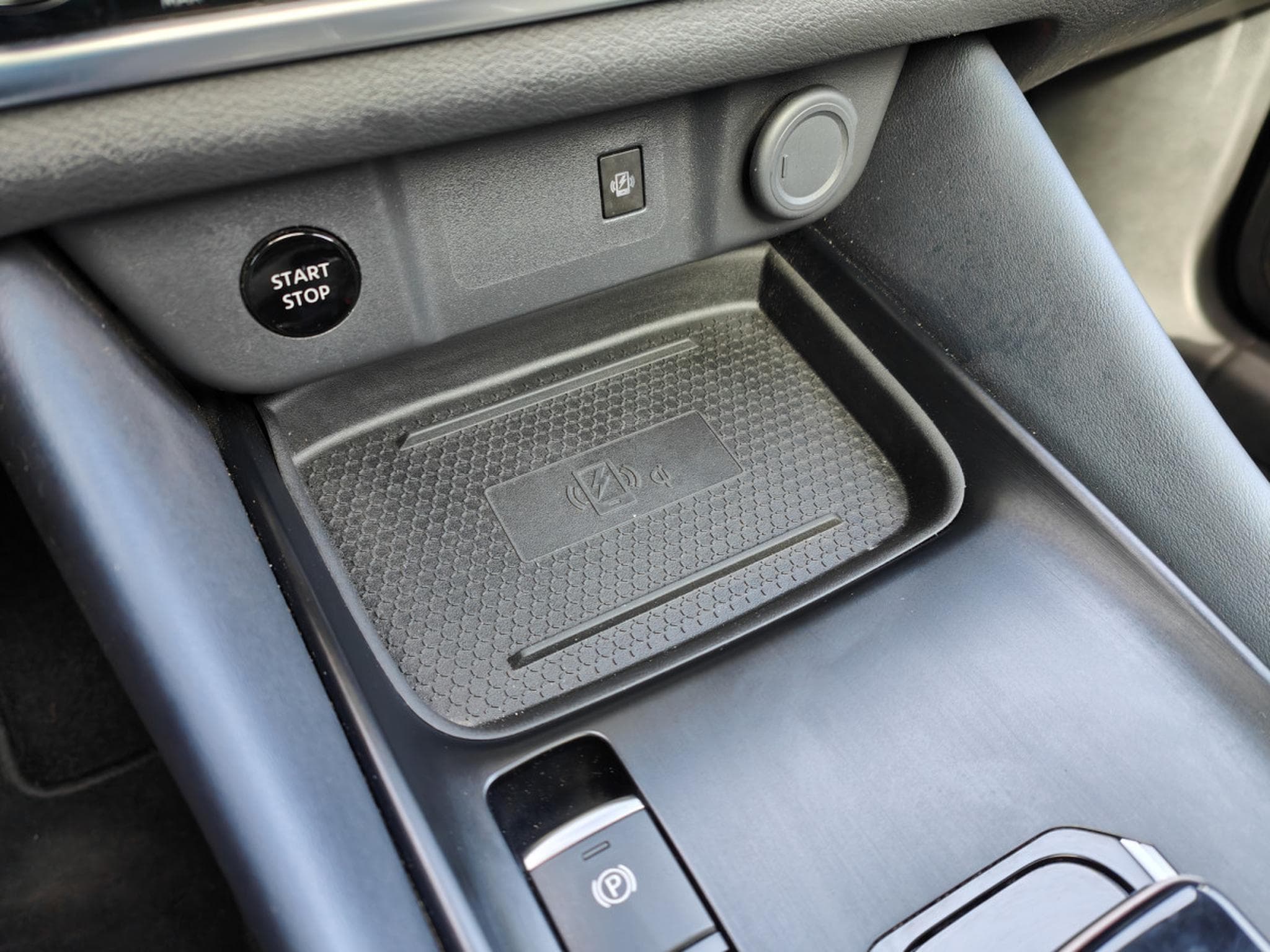 Nissan Qashqai E-POWER TEKNA TOIT PANO CAMERA 360 GPS (2024) - Photo 16