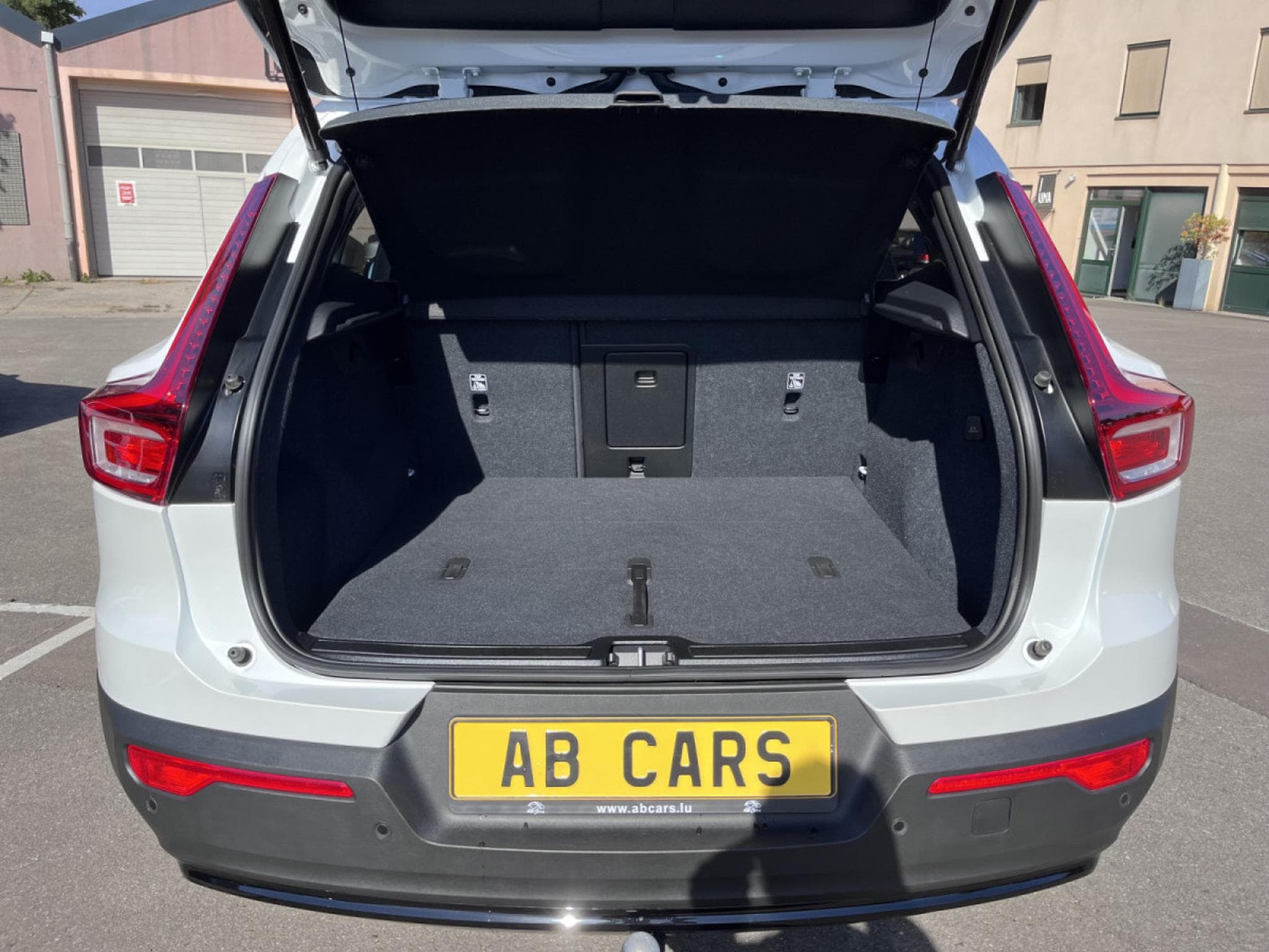 Volvo XC40 B3 Plus Dark DCT (2025) - Foto 24