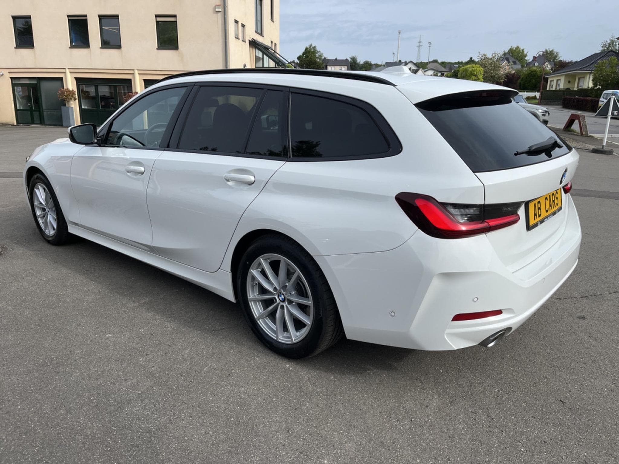 BMW 318 318d A G21 Touring - ACC - Keyless - Head up Display (2023) - Foto 8