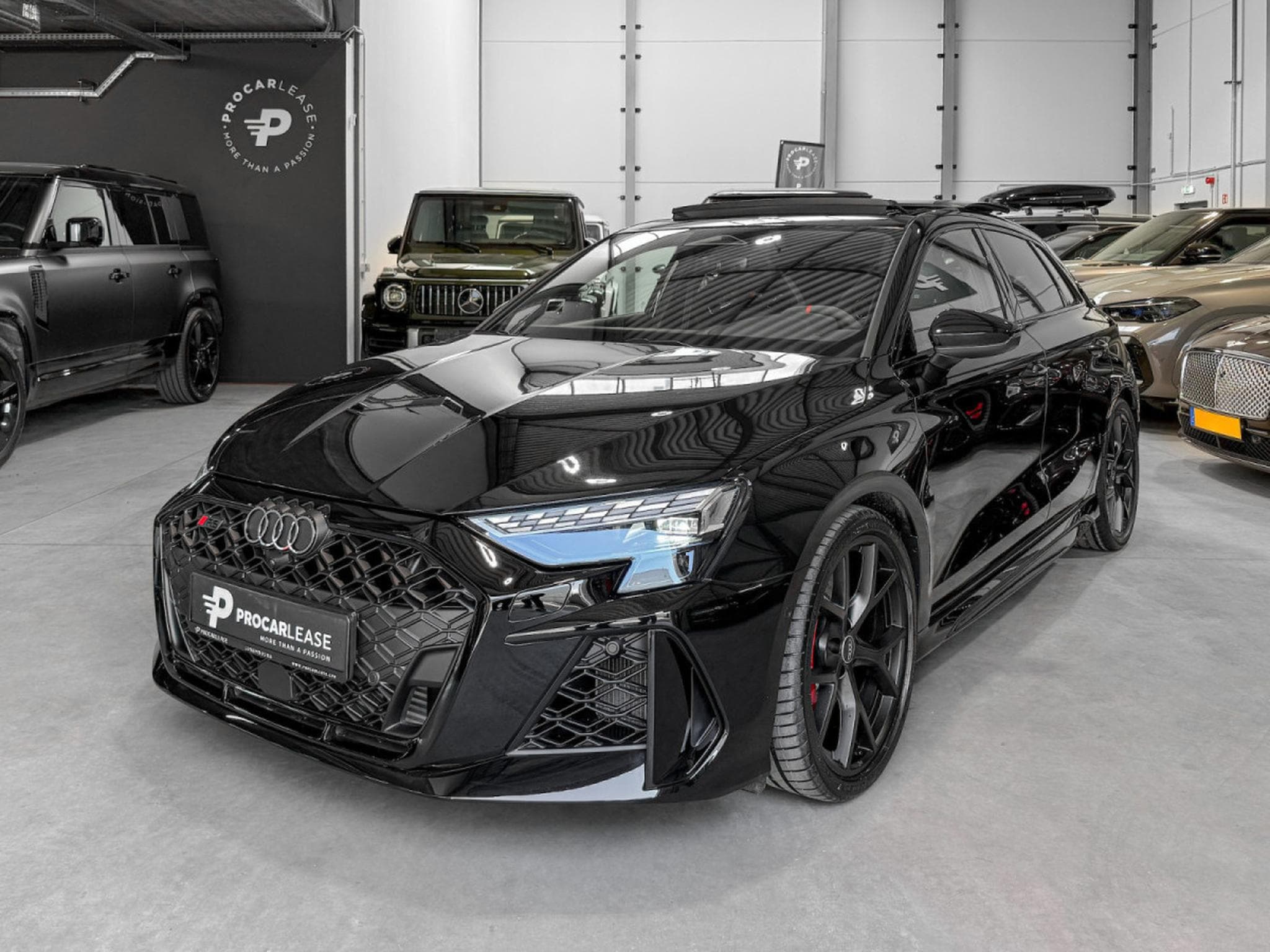 Audi RS3 2.5 TFSI SPORTBACK QUATTRO/ GARANTIE 5/Pano/19/360°/SONOS/SC (2026) - Photo 1