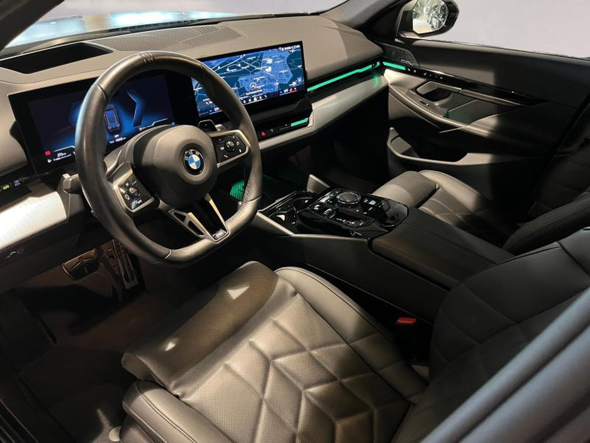 BMW 520 520d xDrive Touring M sport (2025) - Foto 10