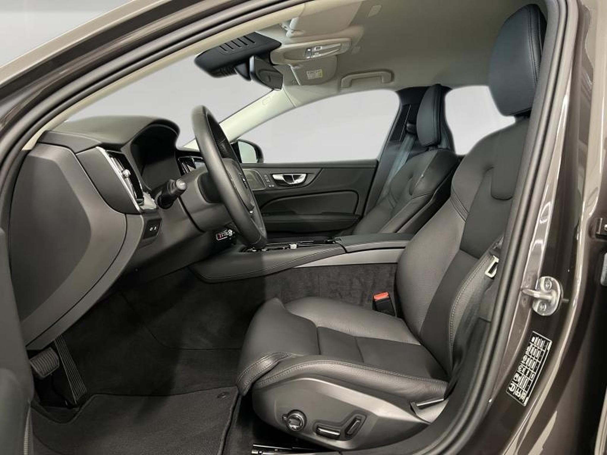 Volvo V60 Plus Dark (2025) - Photo 10