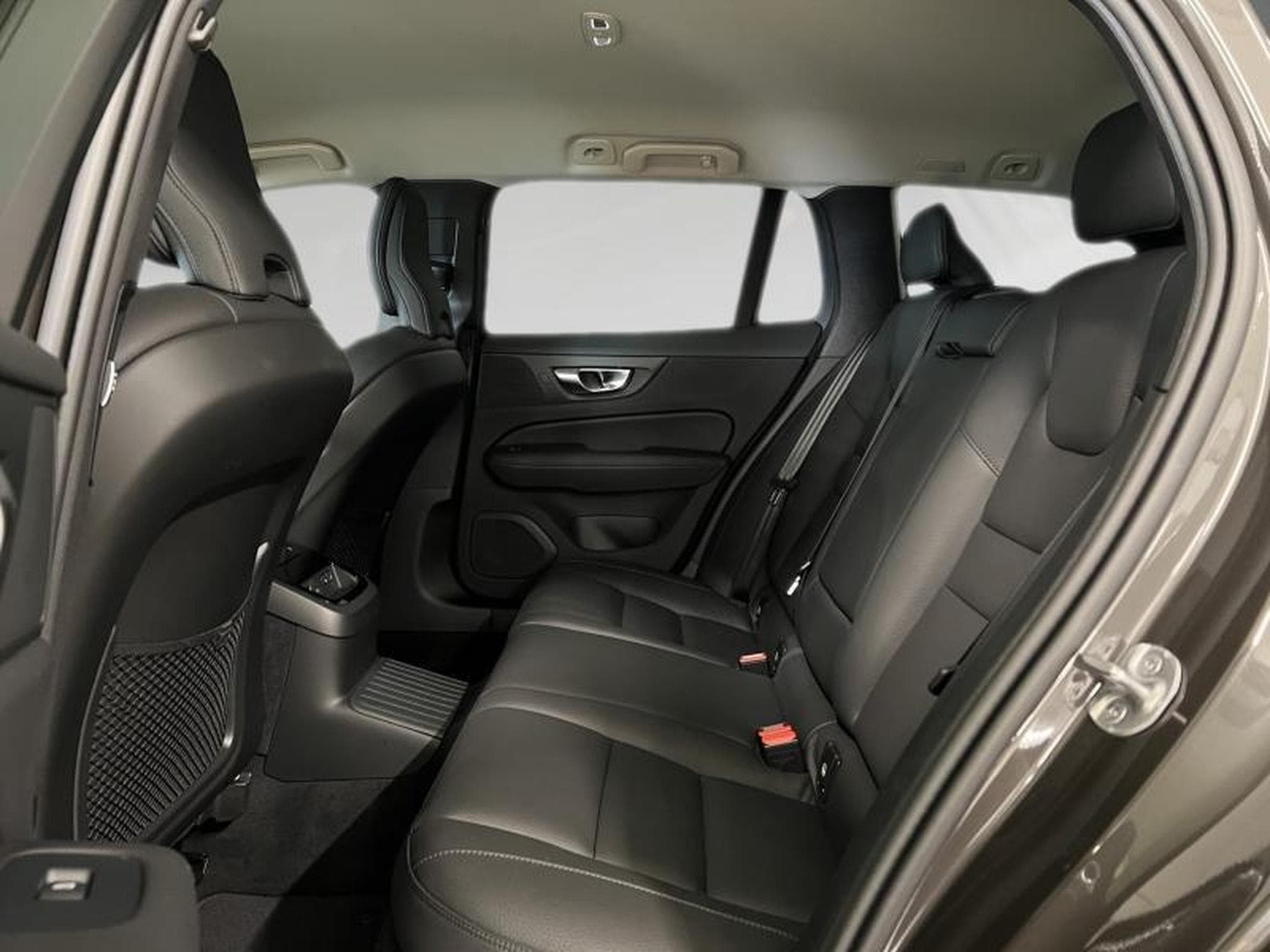 Volvo V60 Plus Dark (2025) - Photo 15