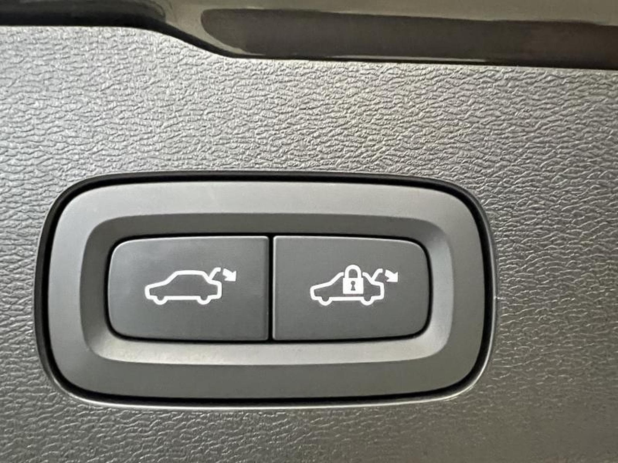 Volvo V60 Plus Dark (2025) - Photo 21