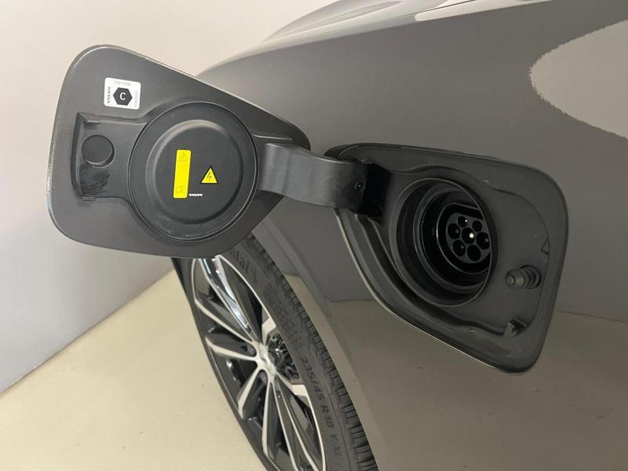 Volvo V60 Plus Dark (2025) - Photo 22