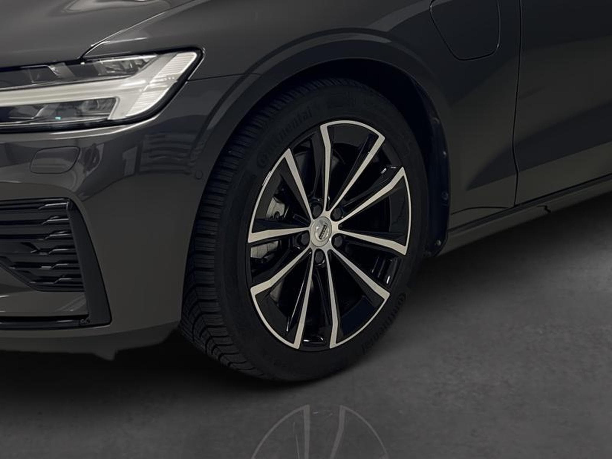 Volvo V60 Plus Dark (2025) - Photo 4