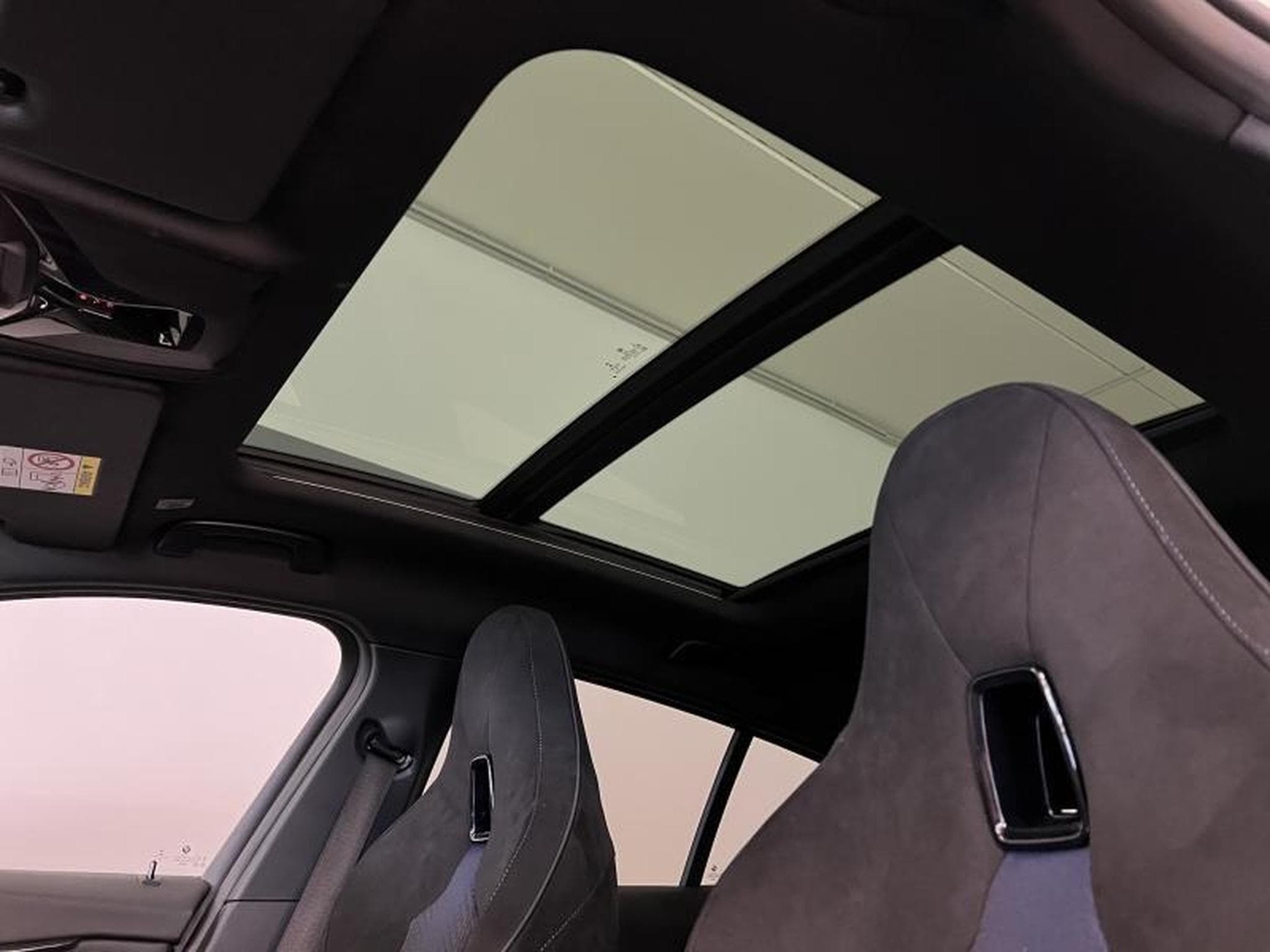 BMW 118 M (2021) - Photo 13