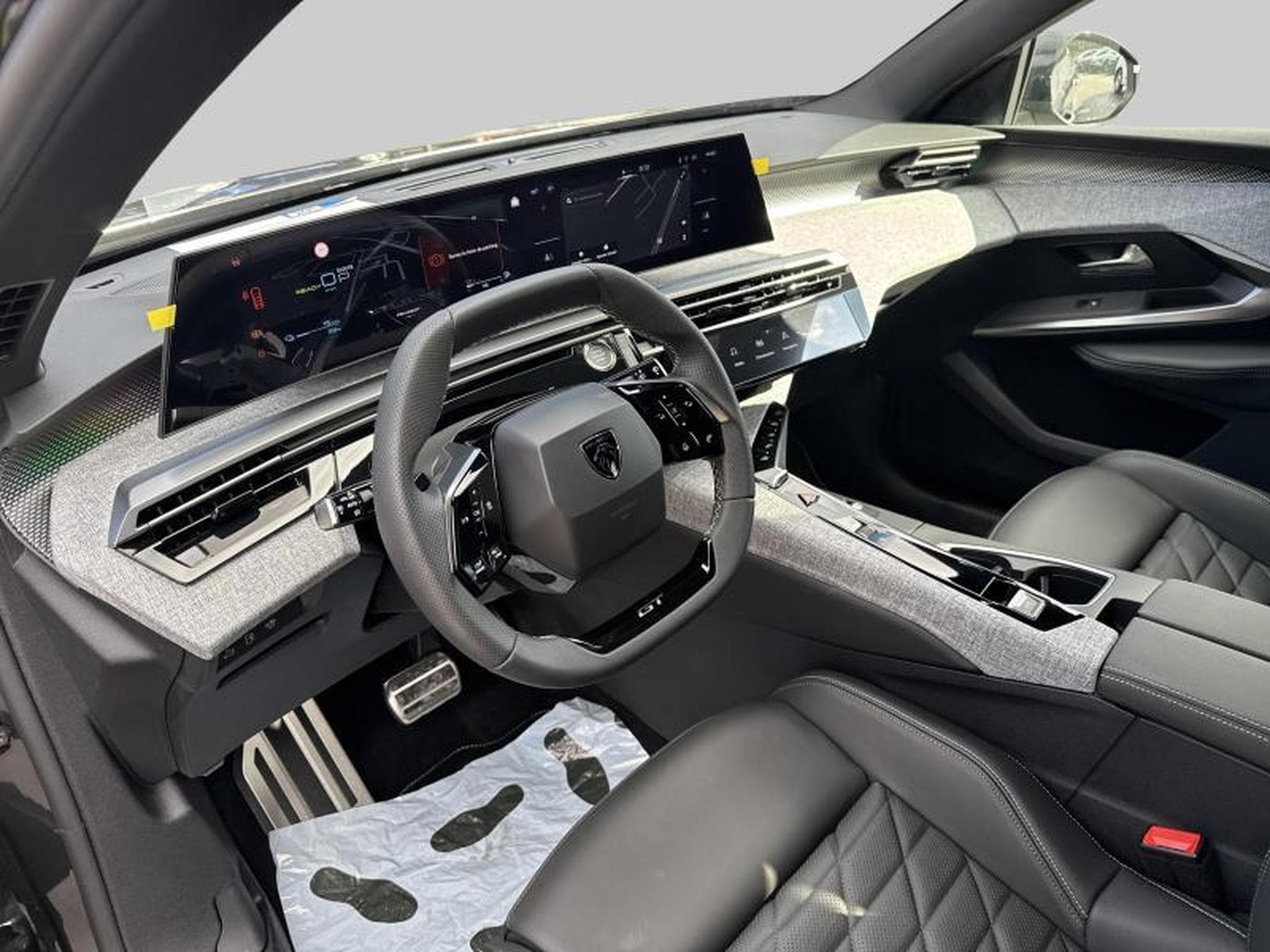 Peugeot 5008 First Edition GT Plug-in Hybrid 195 e-DCS7 (2025) - Foto 10
