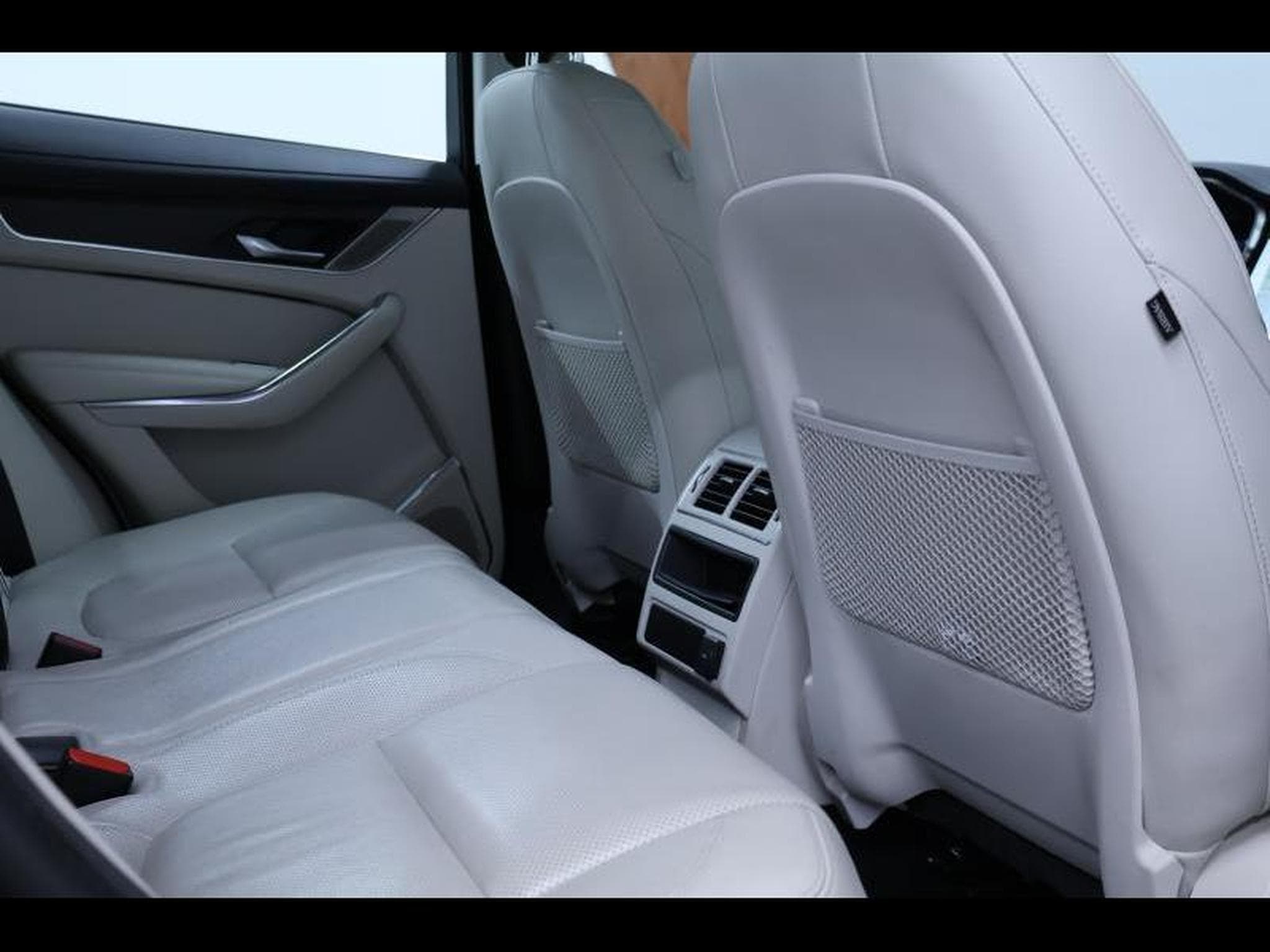 Jaguar F-Pace D165 R-Dynamic S AWD Auto (2021) - Photo 15