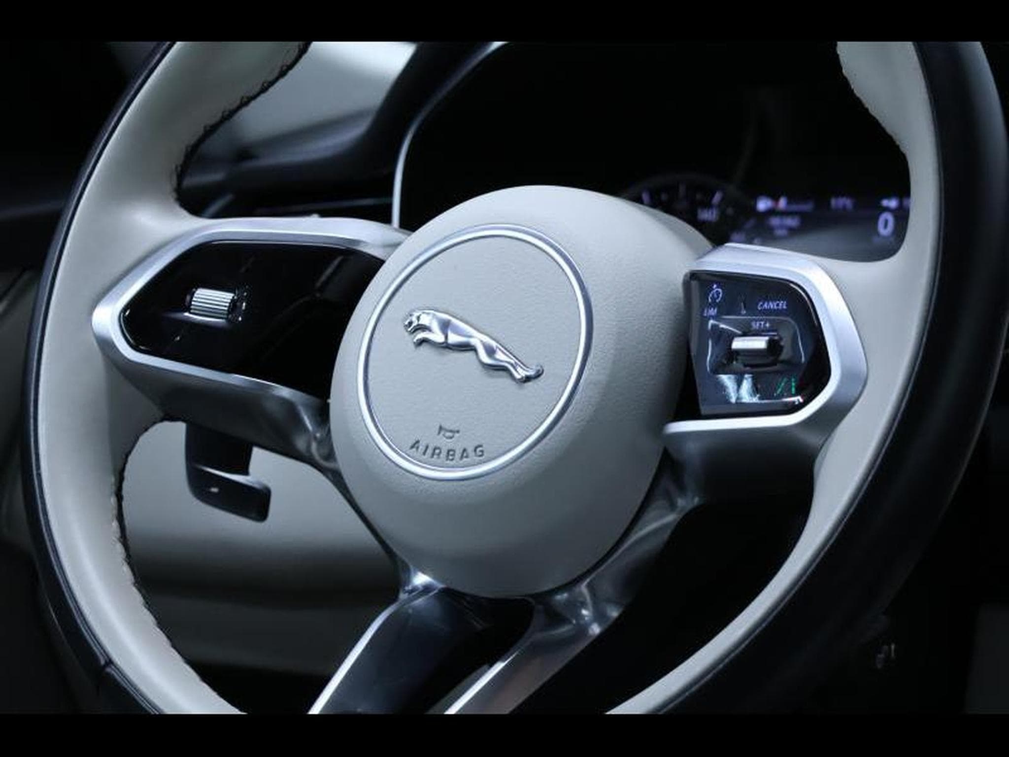 Jaguar F-Pace D165 R-Dynamic S AWD Auto (2021) - Photo 18