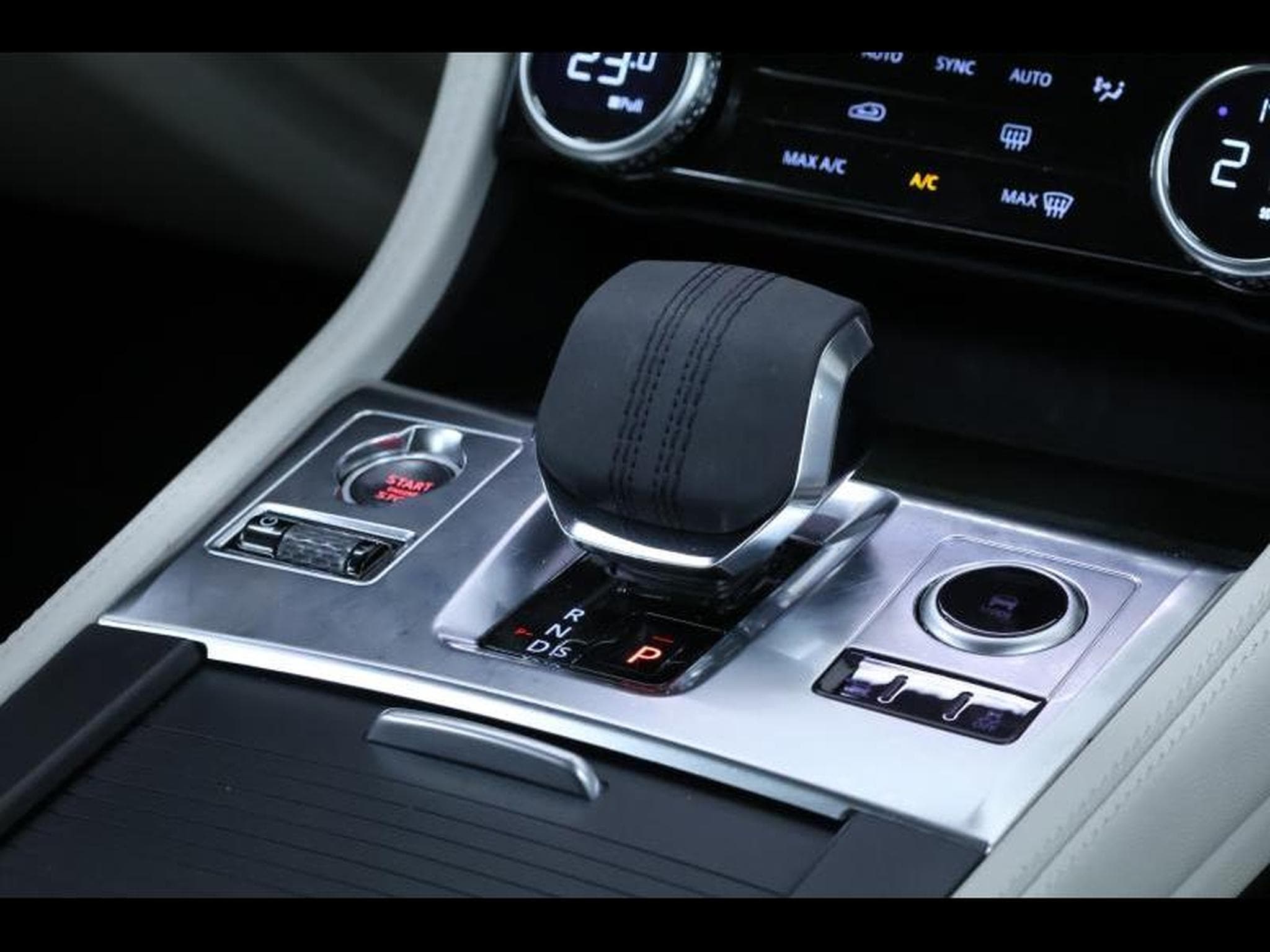 Jaguar F-Pace D165 R-Dynamic S AWD Auto (2021) - Photo 23