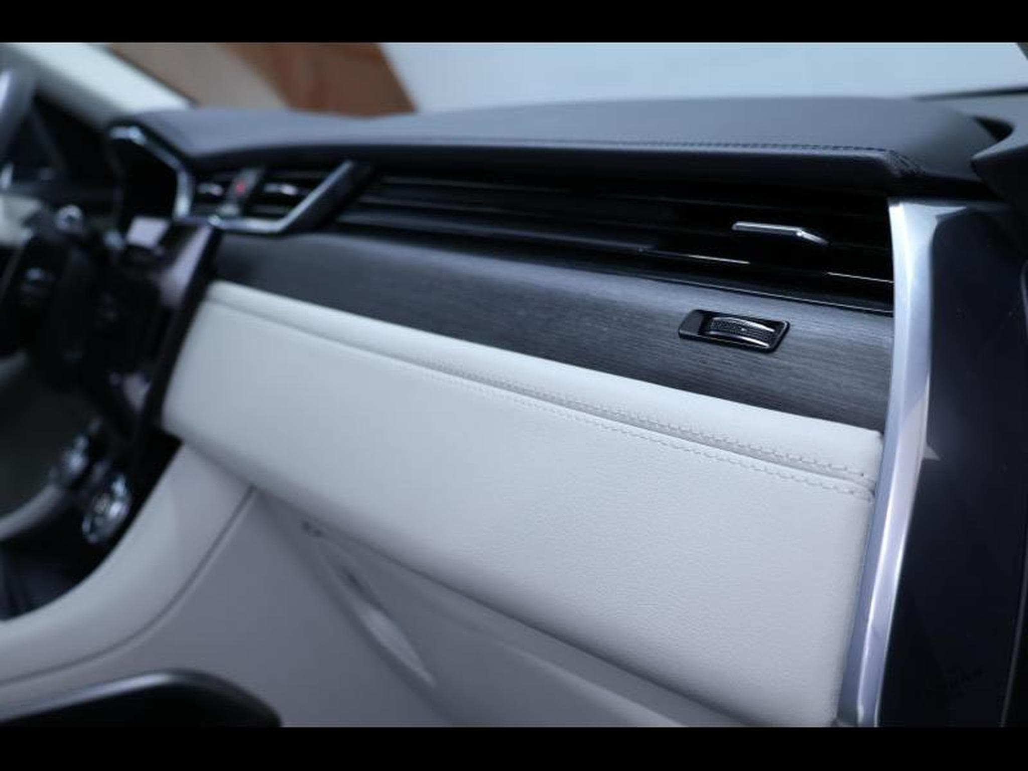 Jaguar F-Pace D165 R-Dynamic S AWD Auto (2021) - Photo 24