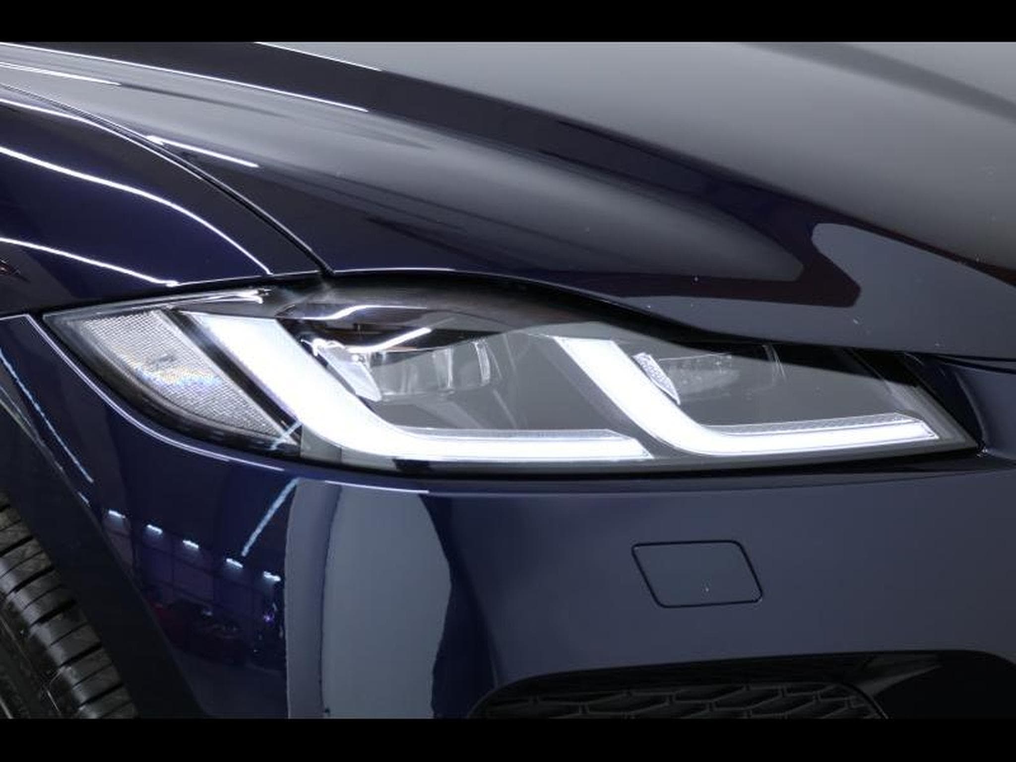 Jaguar F-Pace D165 R-Dynamic S AWD Auto (2021) - Photo 8