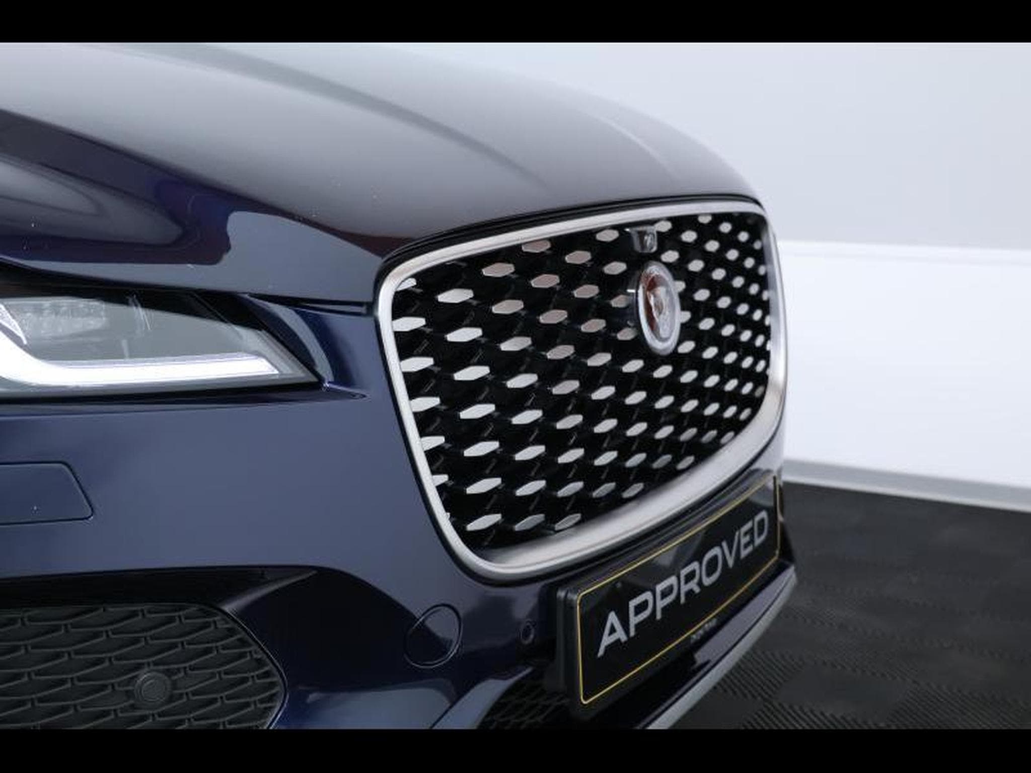 Jaguar F-Pace D165 R-Dynamic S AWD Auto (2021) - Photo 9