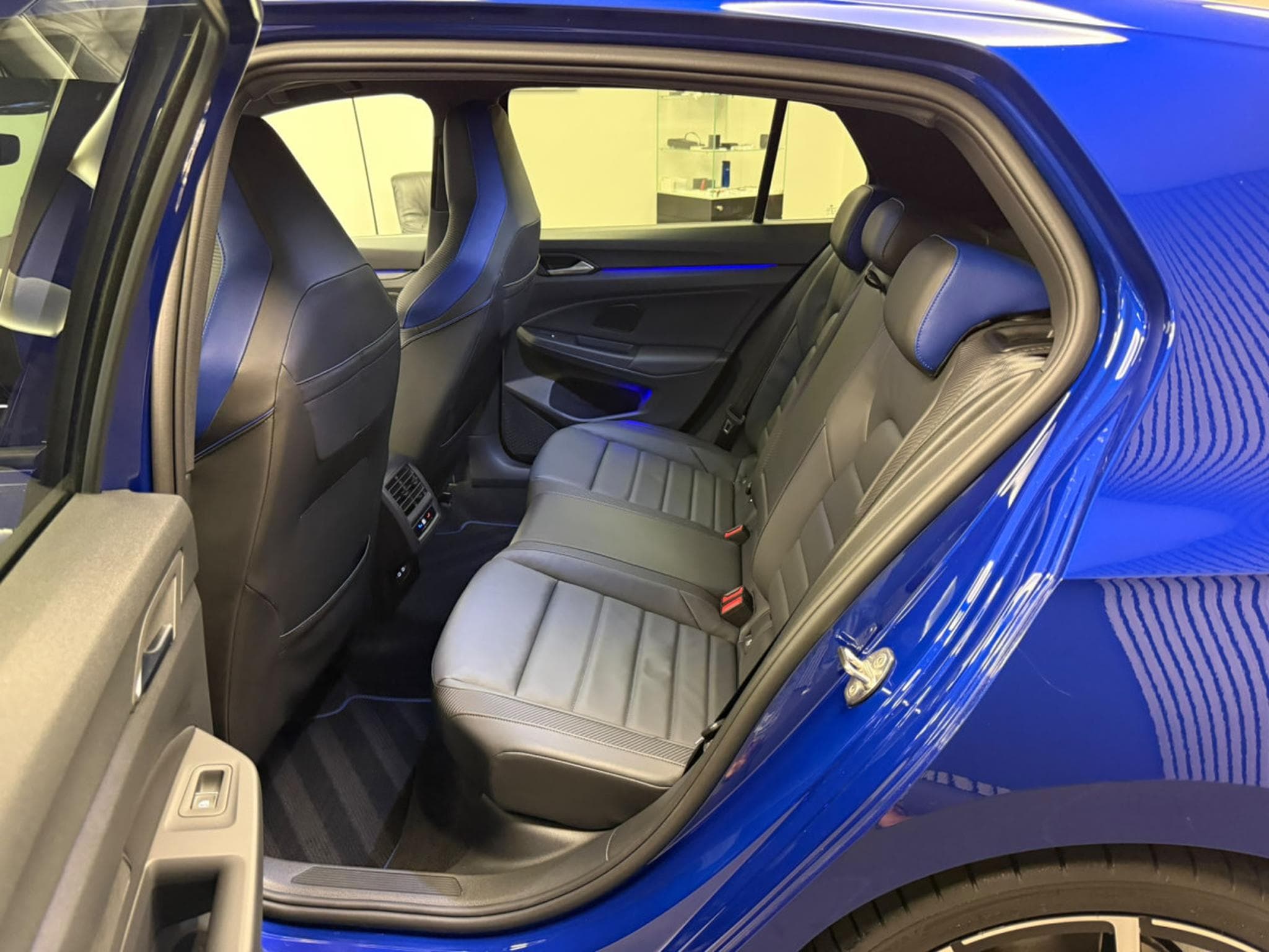 VW Golf R ABT 2.0 TSI 4 Motion 383 CH / 282 kW DSG (2023) - Foto 6