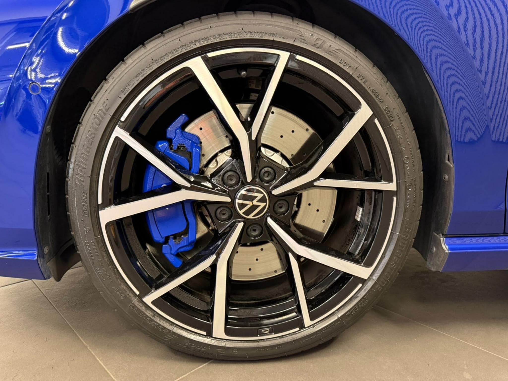 VW Golf R ABT 2.0 TSI 4 Motion 383 CH / 282 kW DSG (2023) - Foto 9
