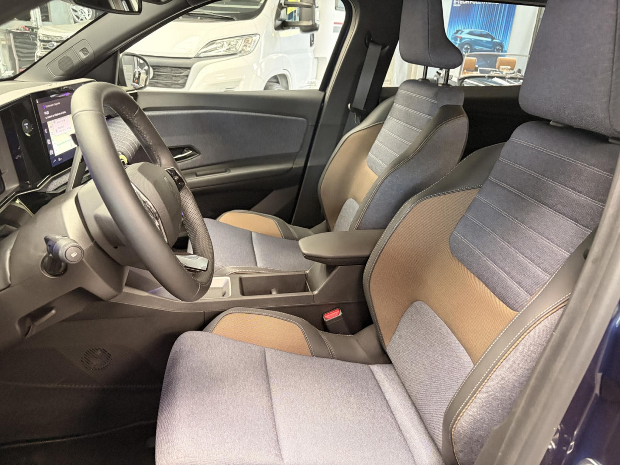 Renault R5 E-Tech Techno 52kw/h range 150HP (2026) - Photo 11