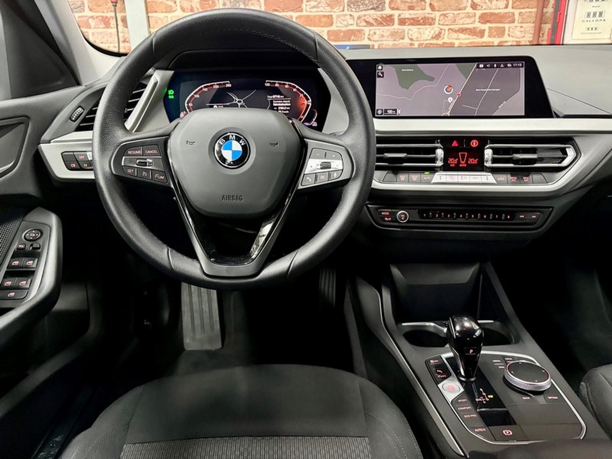 BMW 120 120iA 2.0 178cv Auto HATCH Navi/ClimaA/Park/ALU17 (2023) - Photo 4