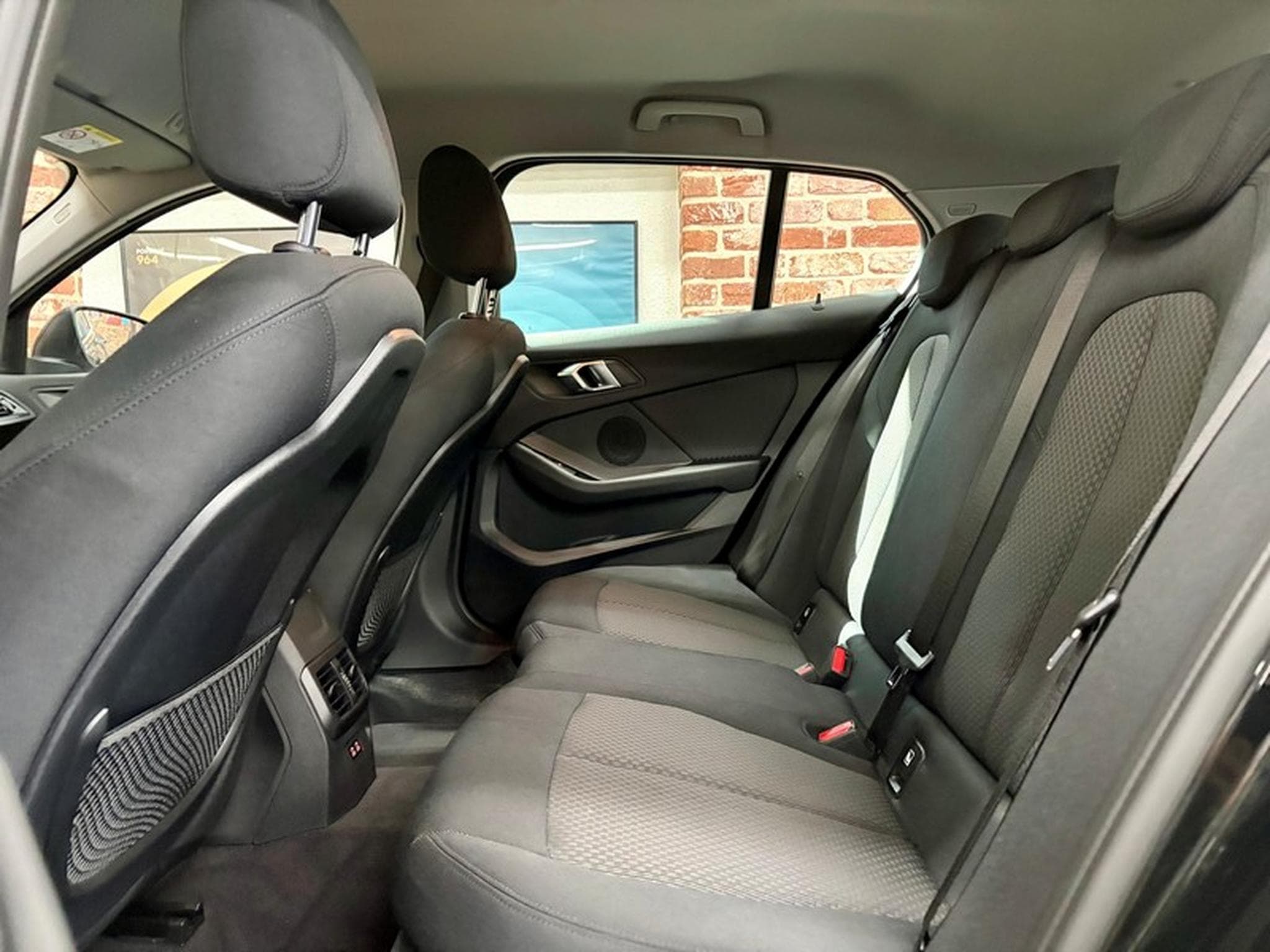 BMW 120 120iA 2.0 178cv Auto HATCH Navi/ClimaA/Park/ALU17 (2023) - Photo 6