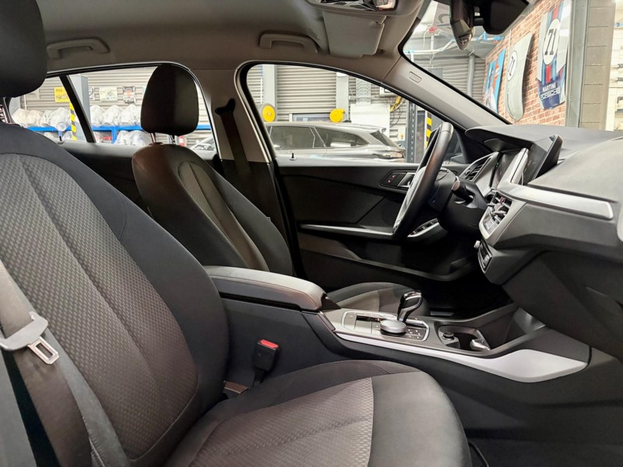 BMW 120 120iA 2.0 178cv Auto HATCH Navi/ClimaA/Park/ALU17 (2023) - Photo 8