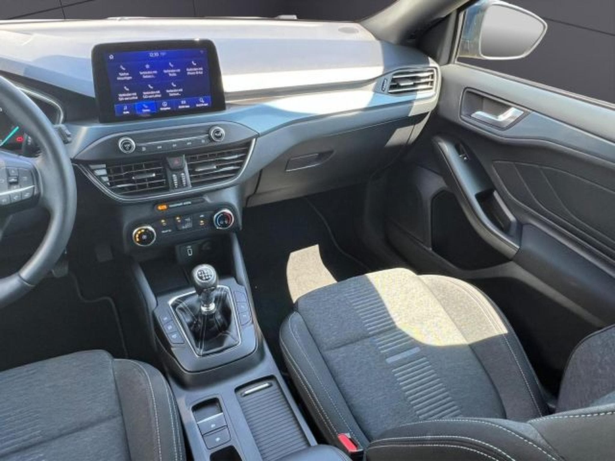 Ford Focus Focus Lim. Active KLIMA,NAVI,PDC,TEMPOMAT,LED (2020) - Photo 15