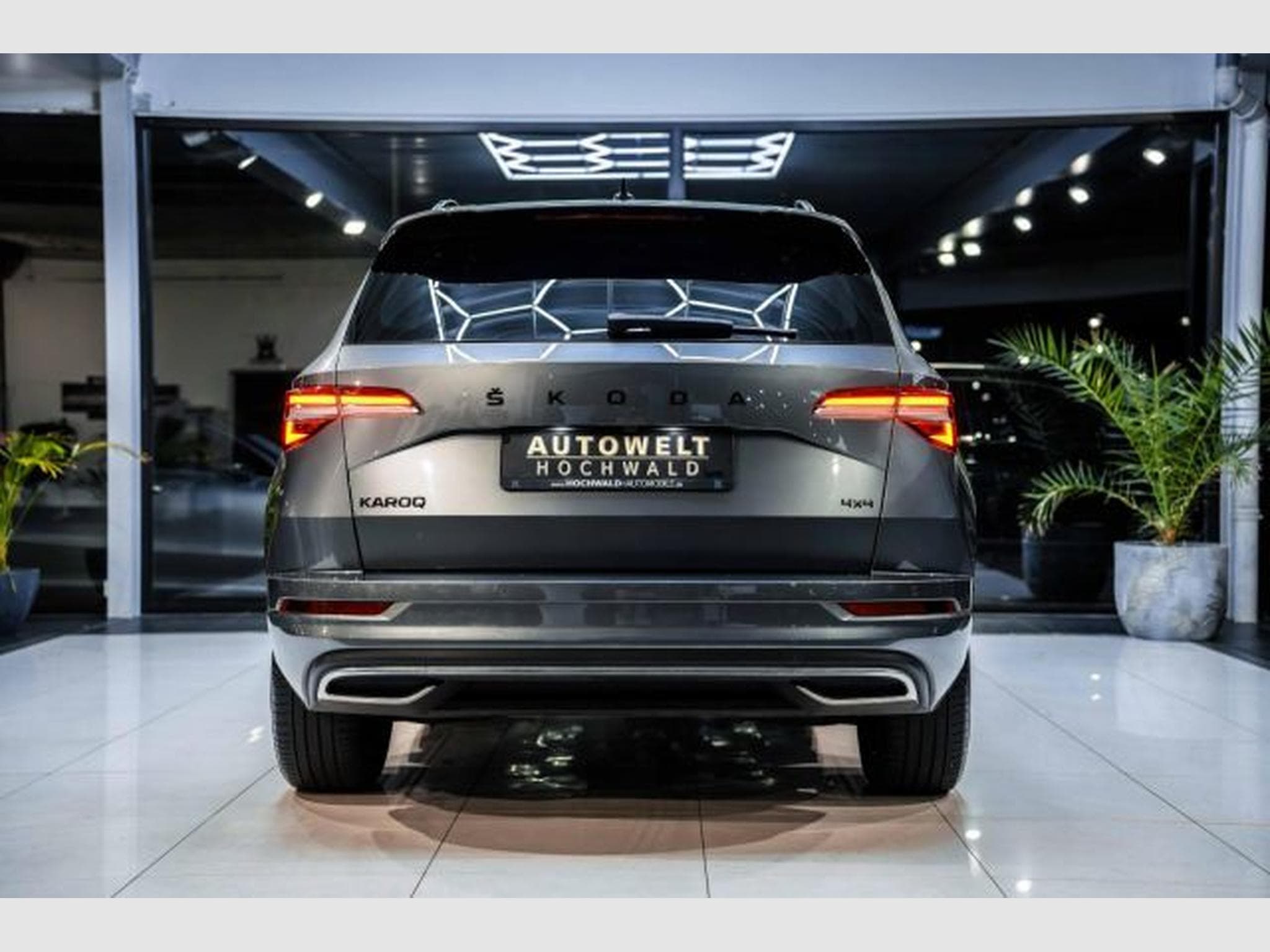 Skoda Karoq Karoq 2.0 TDI DSG Sportline NAVI 4x4 AHK STAHZG (2023) - Foto 13
