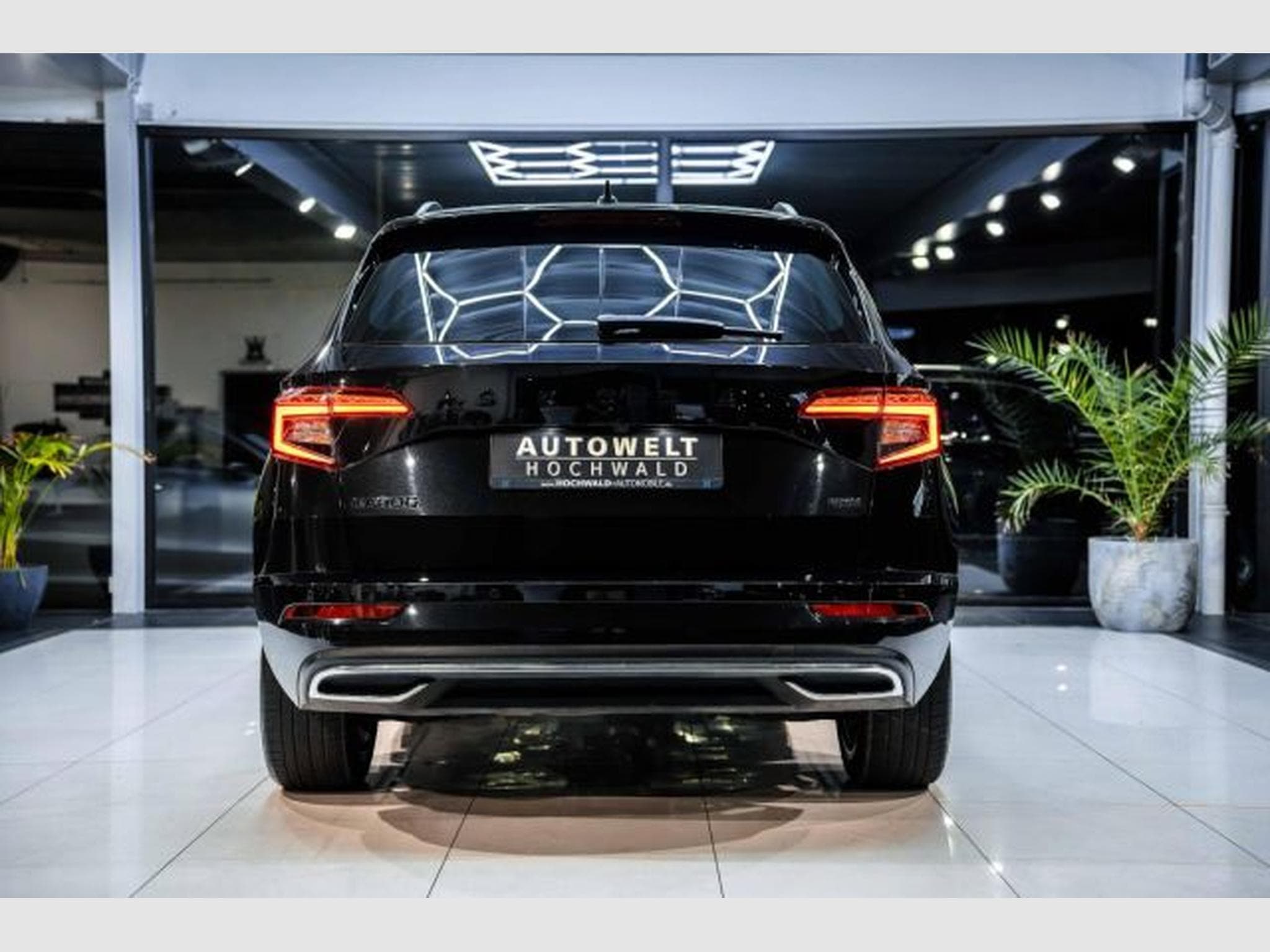 Skoda Karoq Karoq Sportline 2.0 TDI DSG 4x4 NAVI LED RFK AHK (2022) - Foto 13