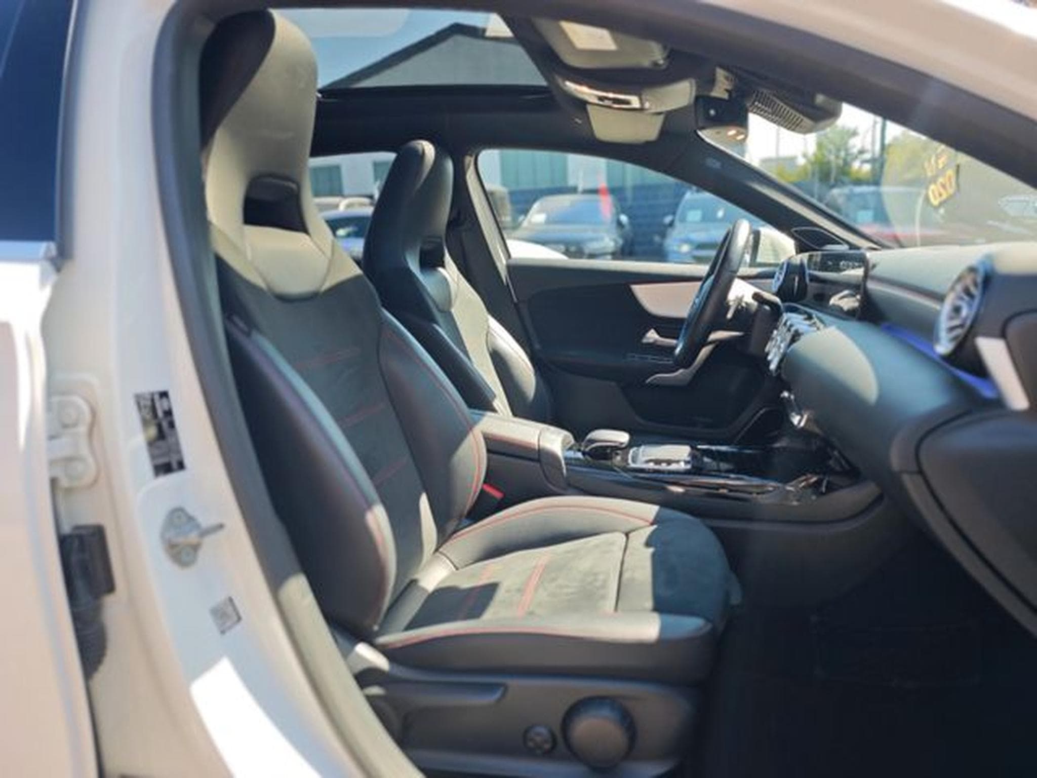 Mercedes A 35 AMG A 35 AMG 4MATIC *MULTIBEAM*BURMESTER*ASSIST* (2019) - Photo 15