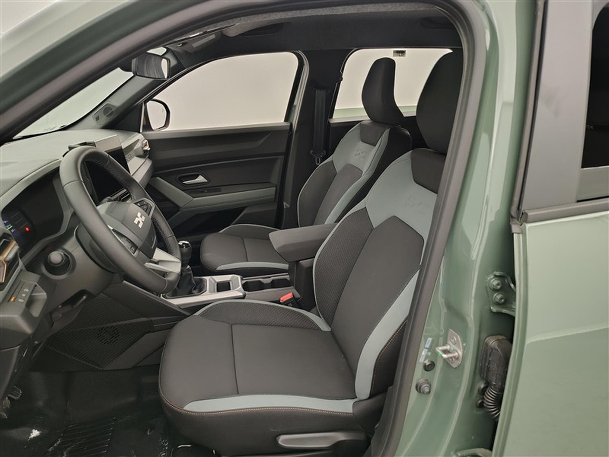 Dacia Duster Mild Hybrid 140cv Extreme NAVI / CARPLAY / FULL LED / CAMERA (2026) - Photo 6