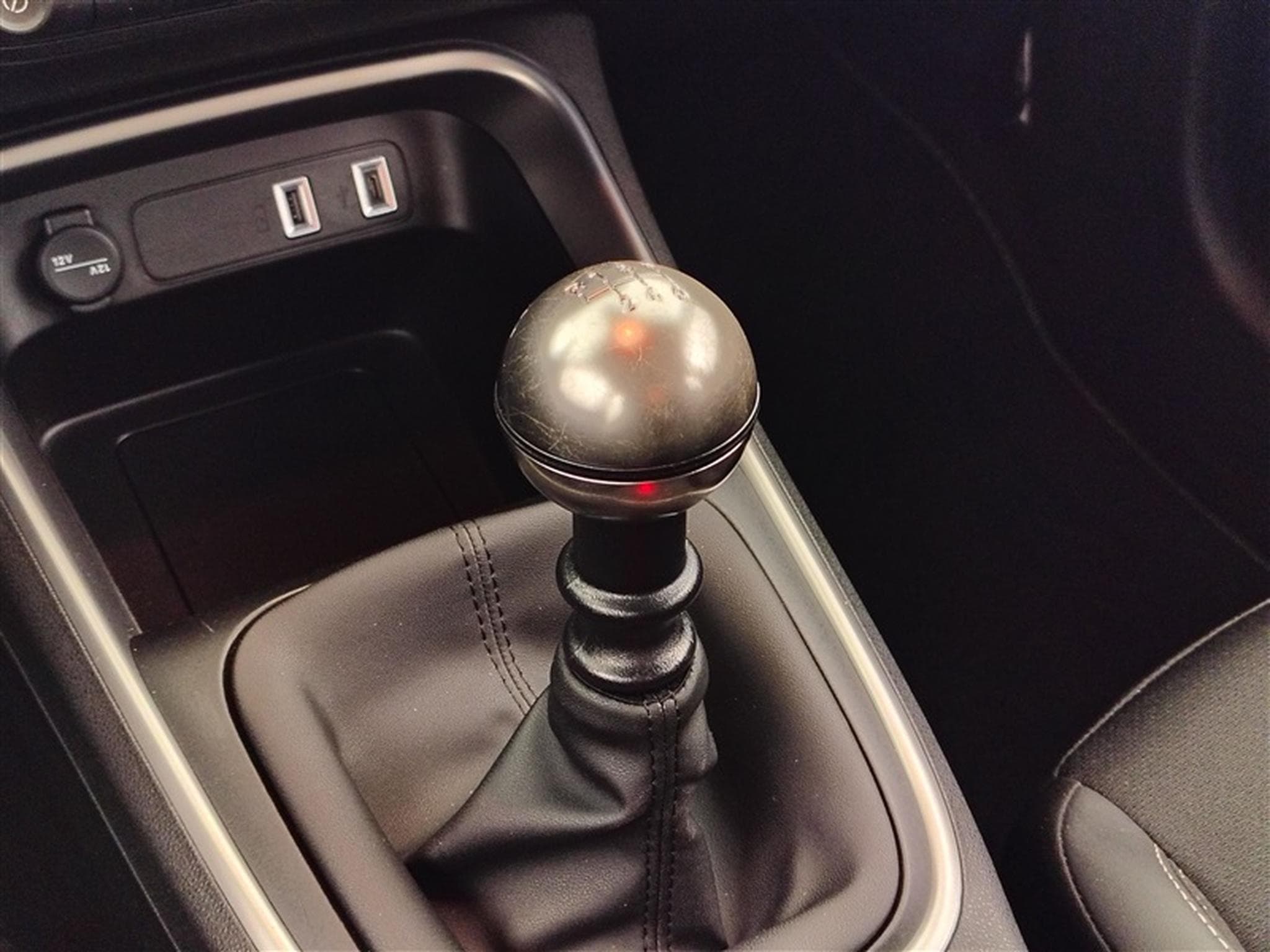 Jeep Avenger 1.2 Turbo 100cv Altitude (2025) - Photo 12