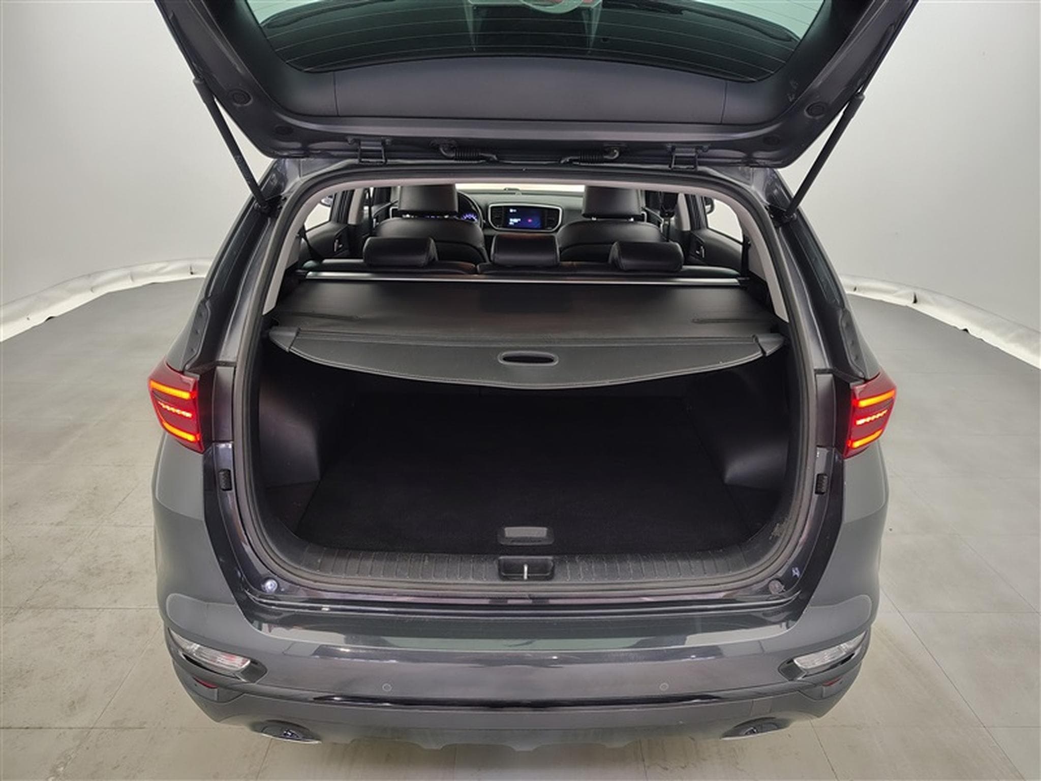 Kia Sportage 1.6 CRDi 136cv DCT Black Edition NAVI / CAMERA / JA 17" (2021) - Photo 14