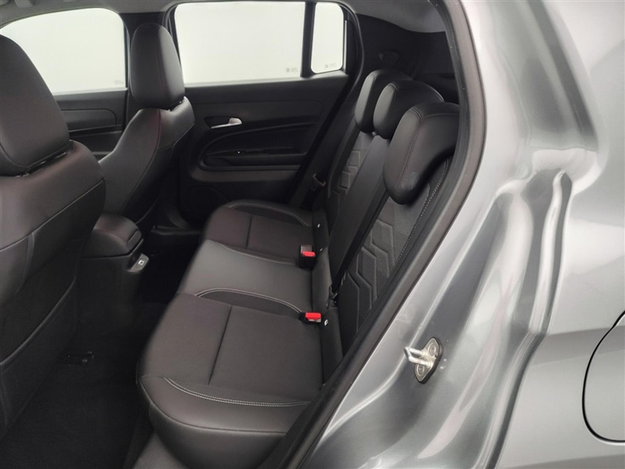 Jeep Avenger 1.2 Turbo 100cv Altitude (2025) - Photo 14