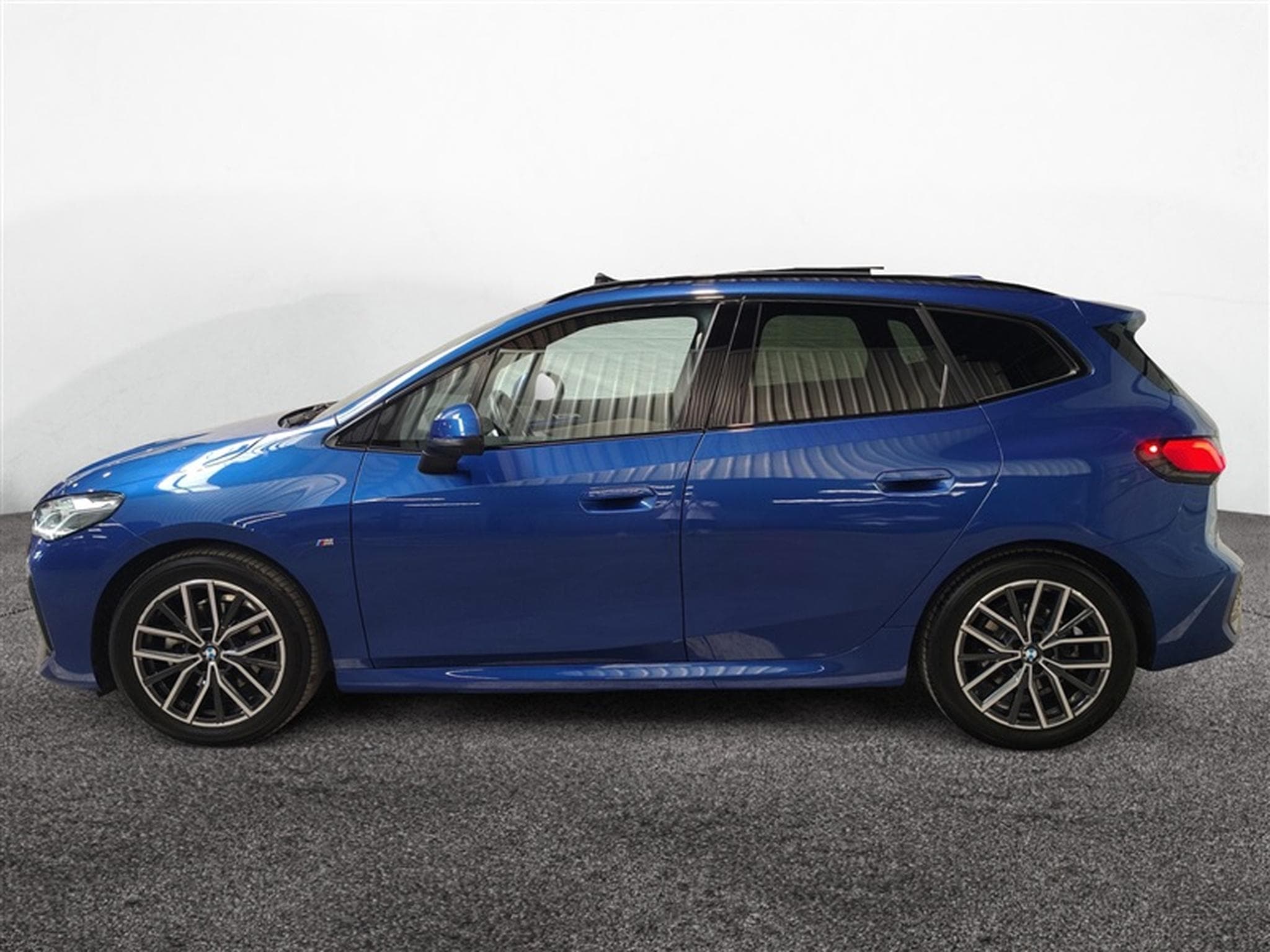 BMW 218 Active Tourer 218 dA Pack M TOIT PANO (2023) - Photo 3