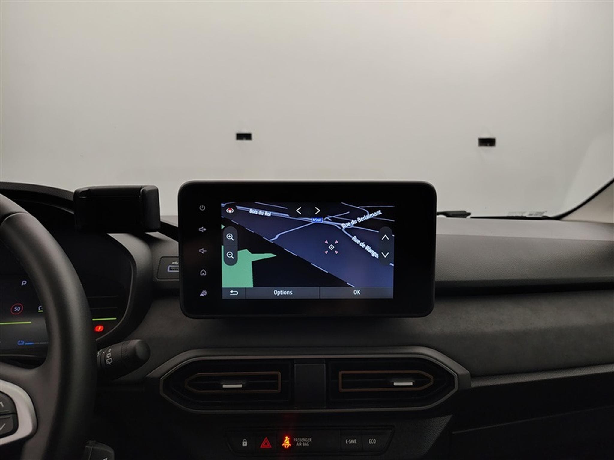 Dacia Jogger Hybrid 1.6 Extreme 7PL / NAVI / CARPLAY / CAMERA (2025) - Photo 11