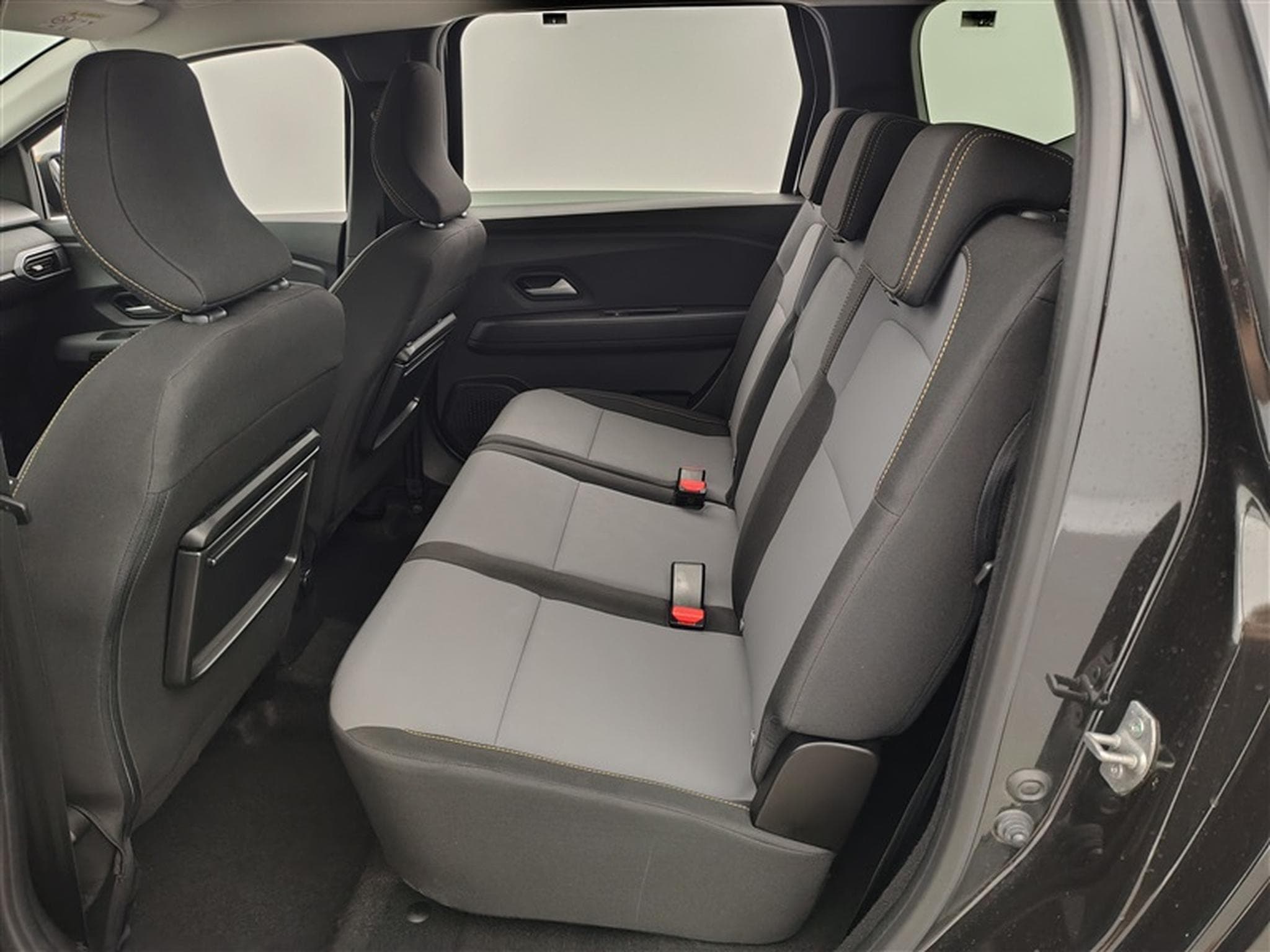 Dacia Jogger Hybrid 1.6 Extreme 7PL / NAVI / CARPLAY / CAMERA (2025) - Photo 13