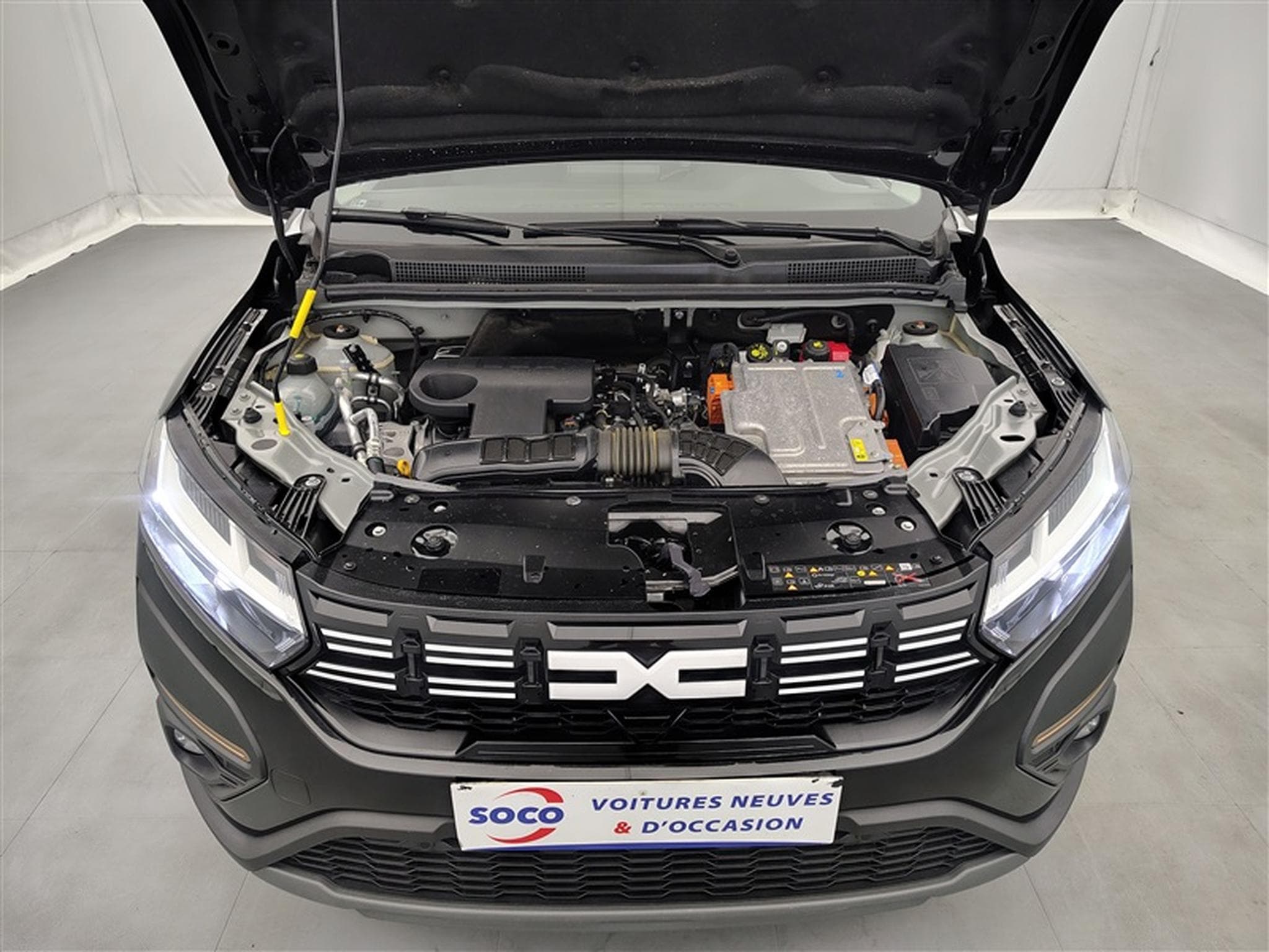 Dacia Jogger Hybrid 1.6 Extreme 7PL / NAVI / CARPLAY / CAMERA (2025) - Photo 19