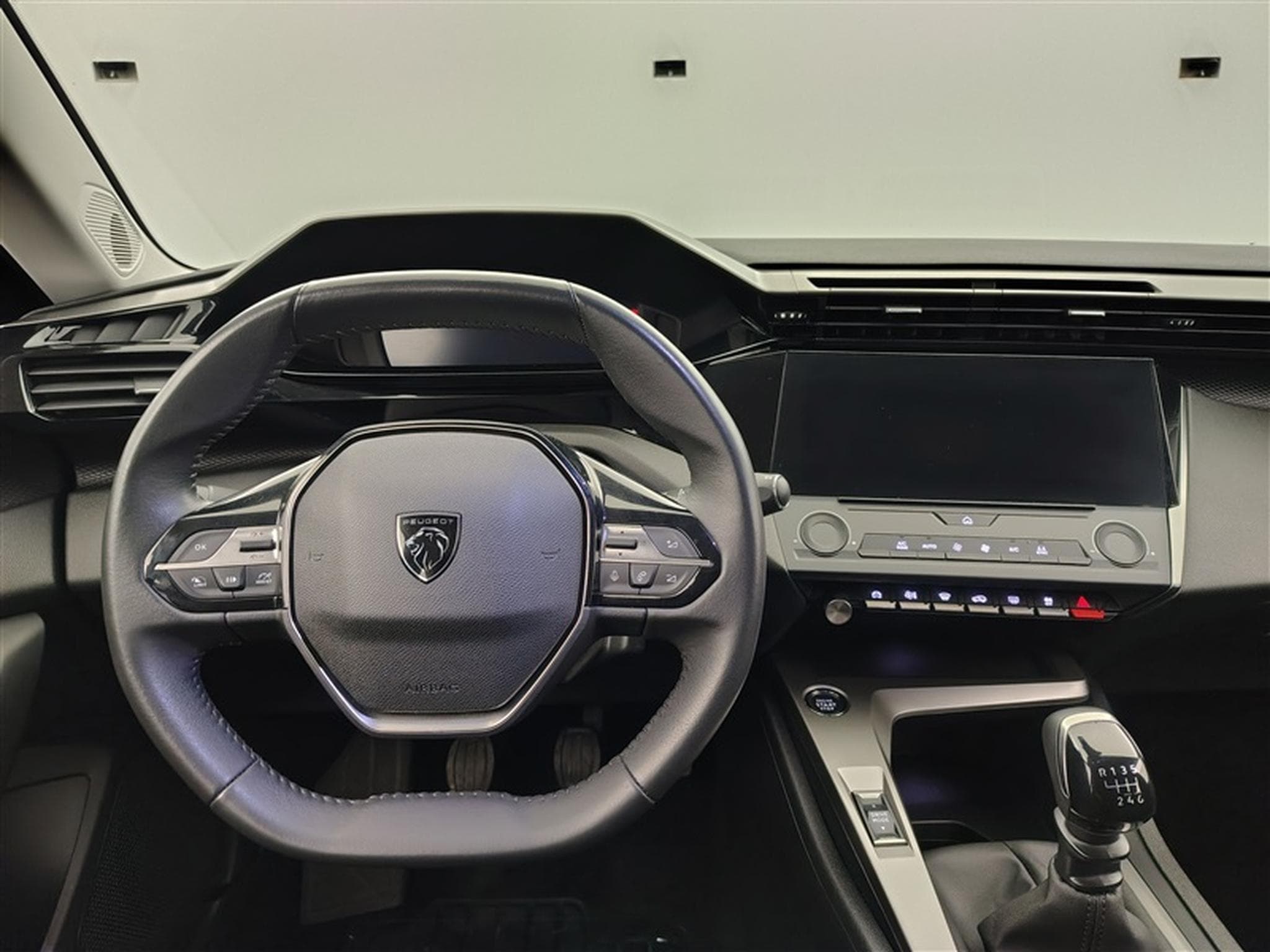Peugeot 308 1.2 PureTech Active Pack NAVI /LED/PDC (2022) - Photo 9