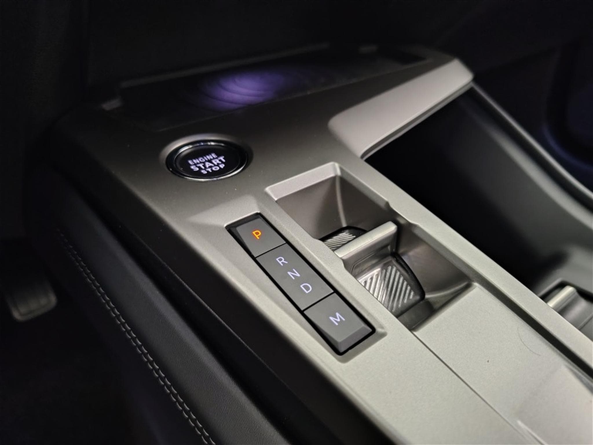 Peugeot 408 1.2 PureTech Allure e-DCS6 *NAVI/FULL LED/CAM360/JA17* (2024) - Photo 12